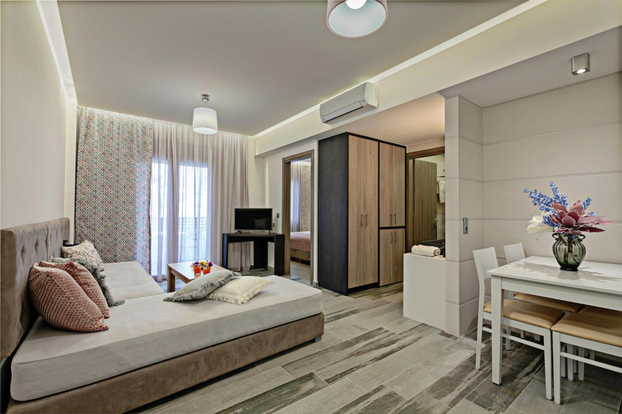 Deluxe One-Bedroom Apartment thumbnail 6