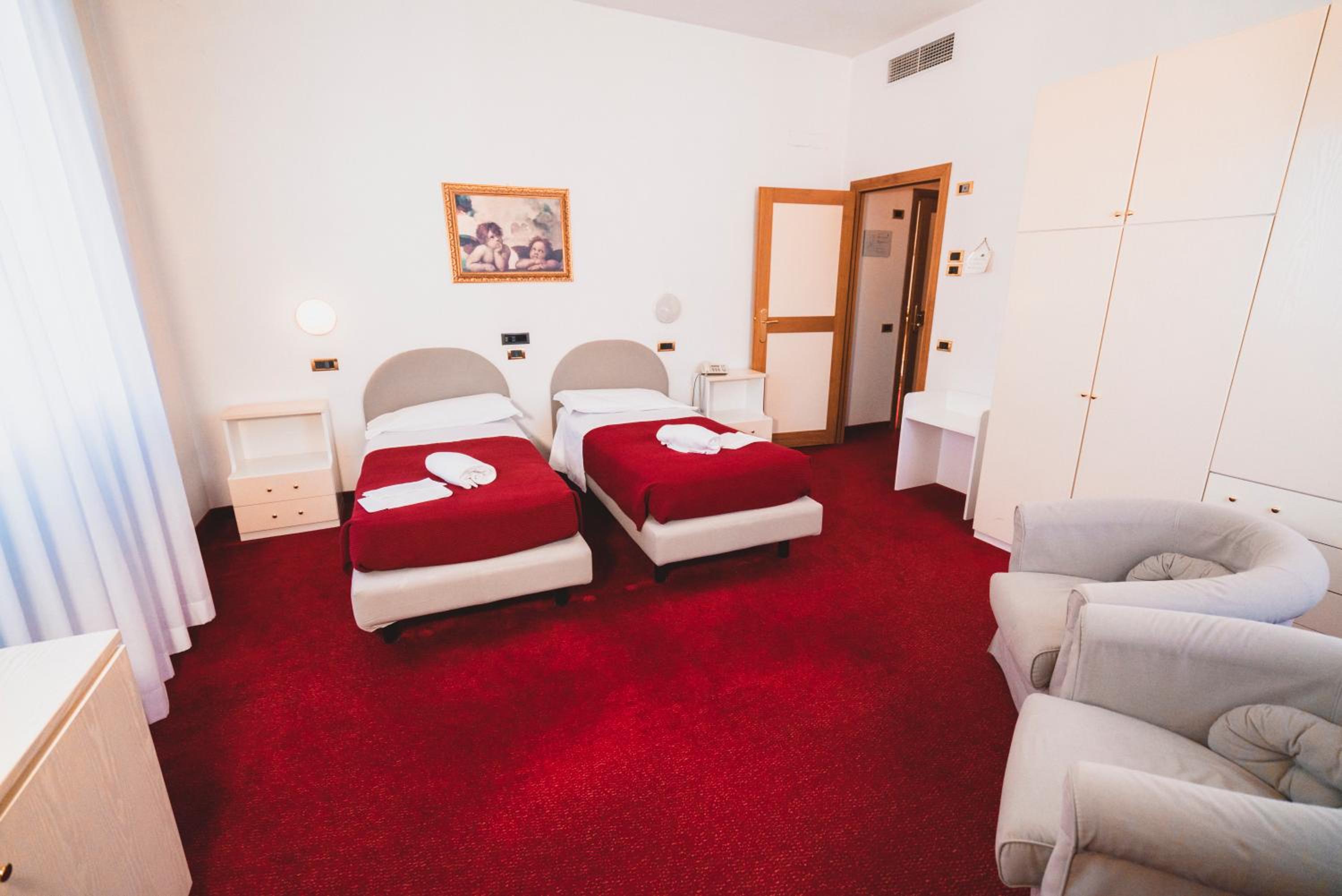 Triple Room - Photo 2