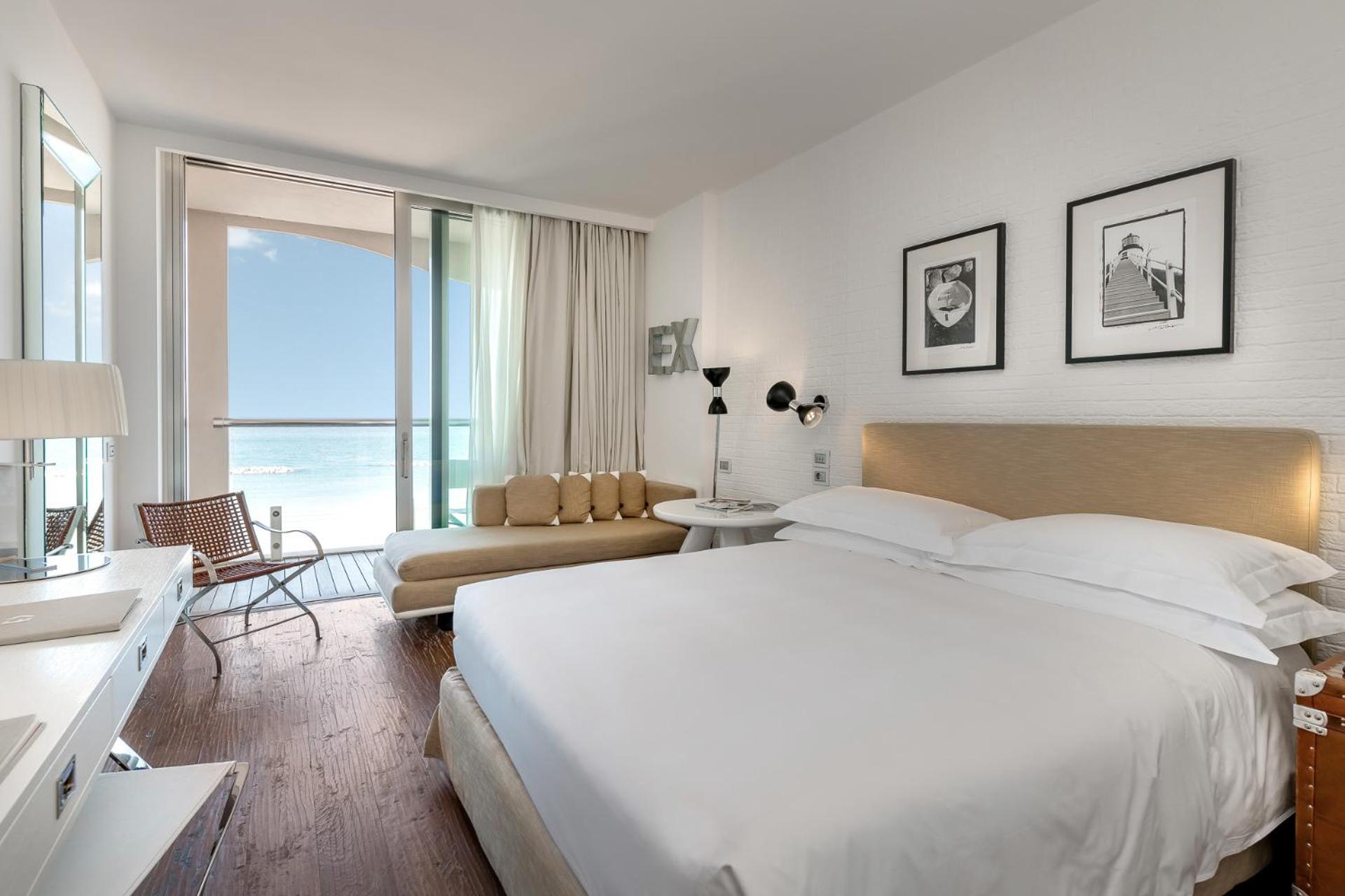 Deluxe Double Room with Sea View - Photo 7