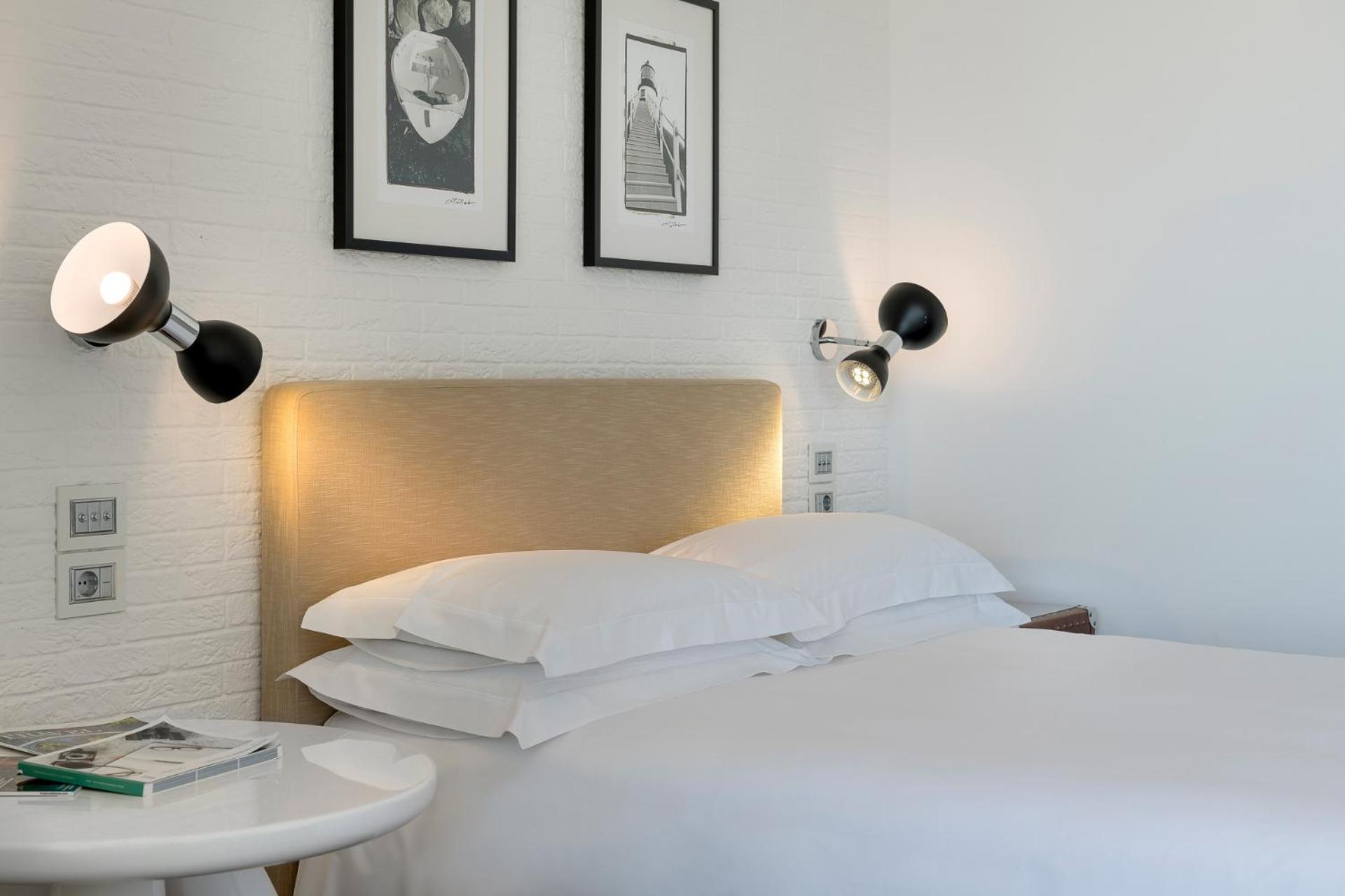 Deluxe Double Room with Sea View - Photo 14