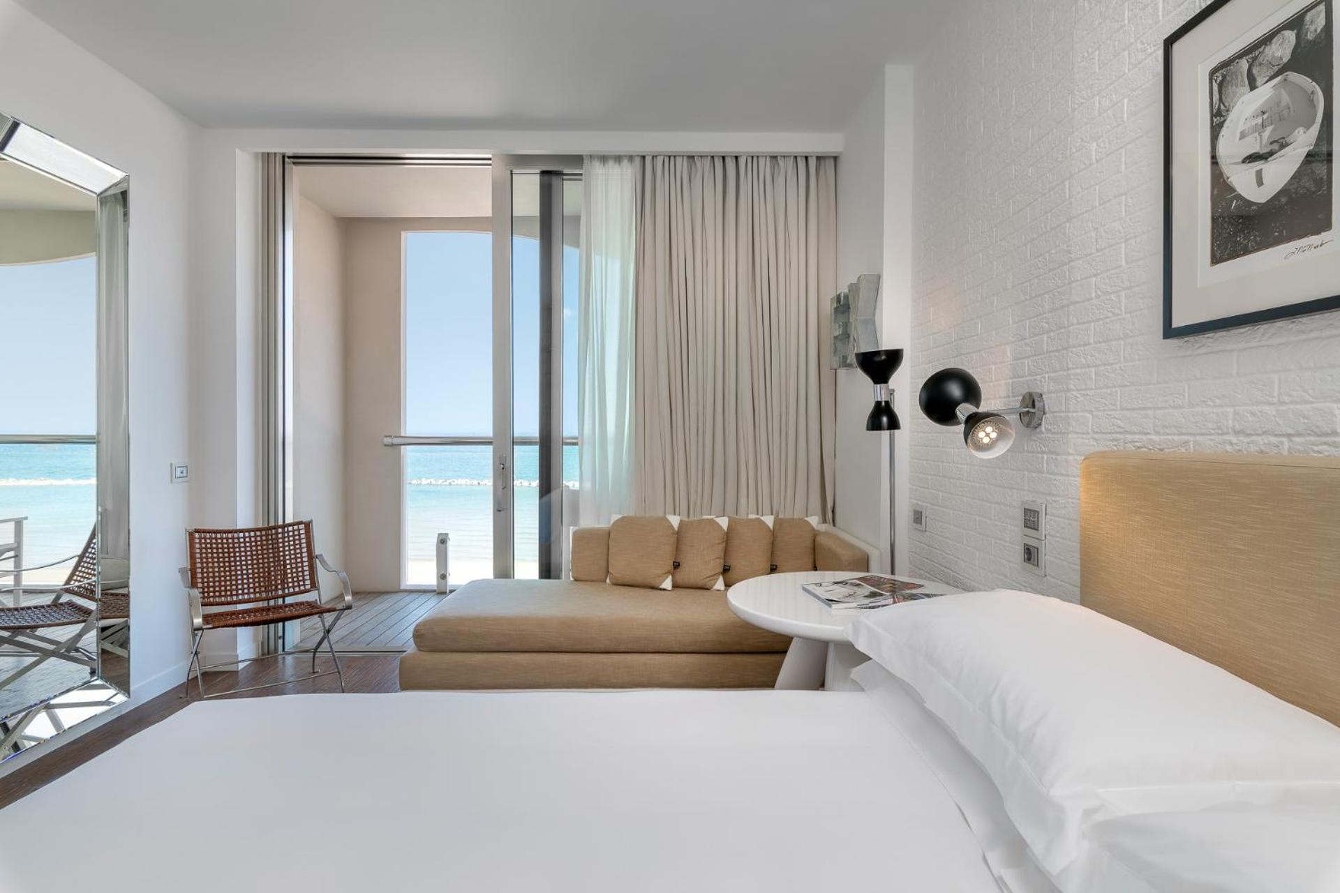 Deluxe Double Room with Sea View - Photo 1