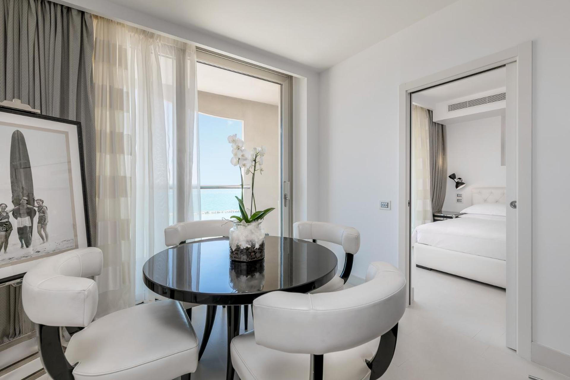 Superior Suite - Photo 5