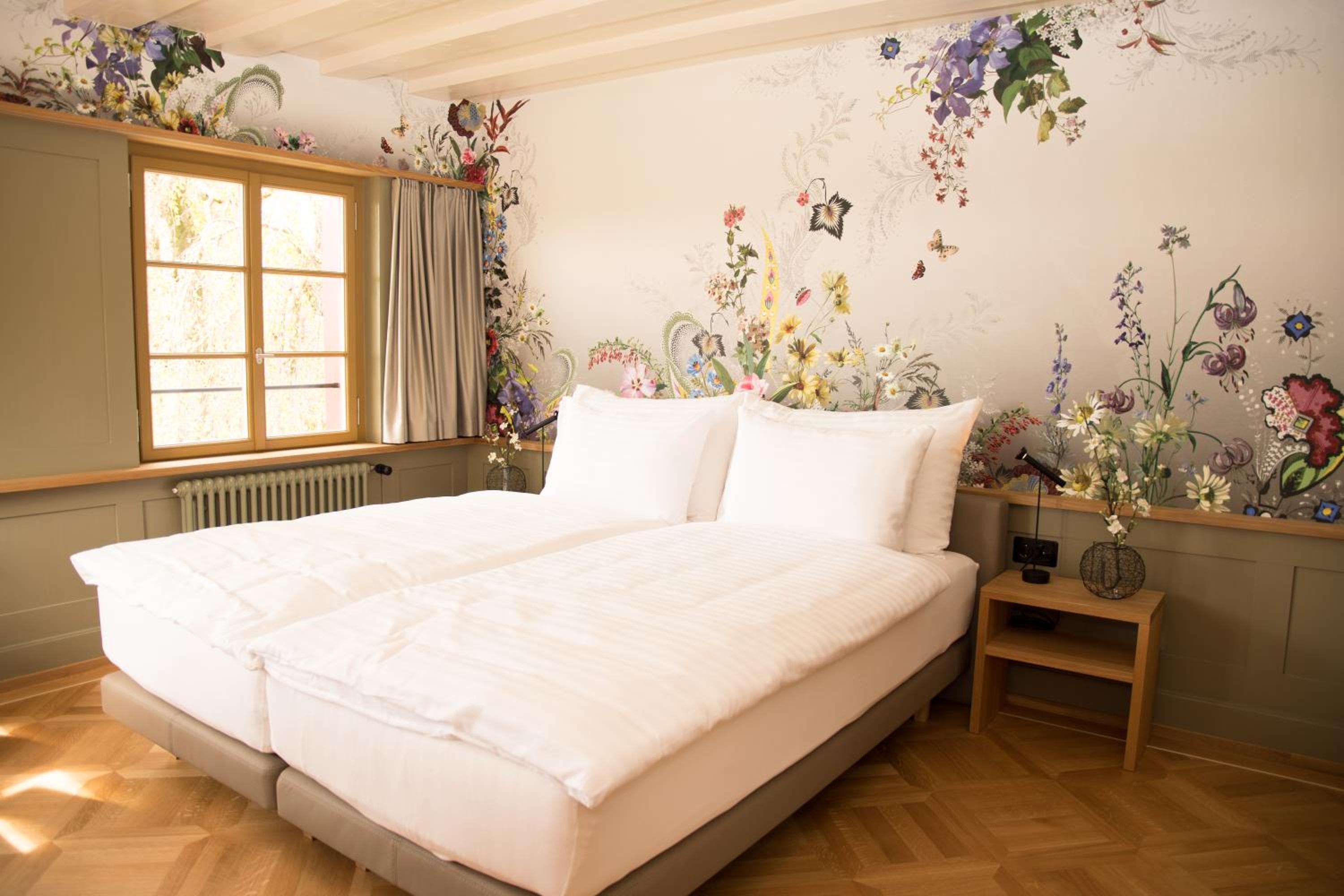 Double Room with Lake View - Photo 1