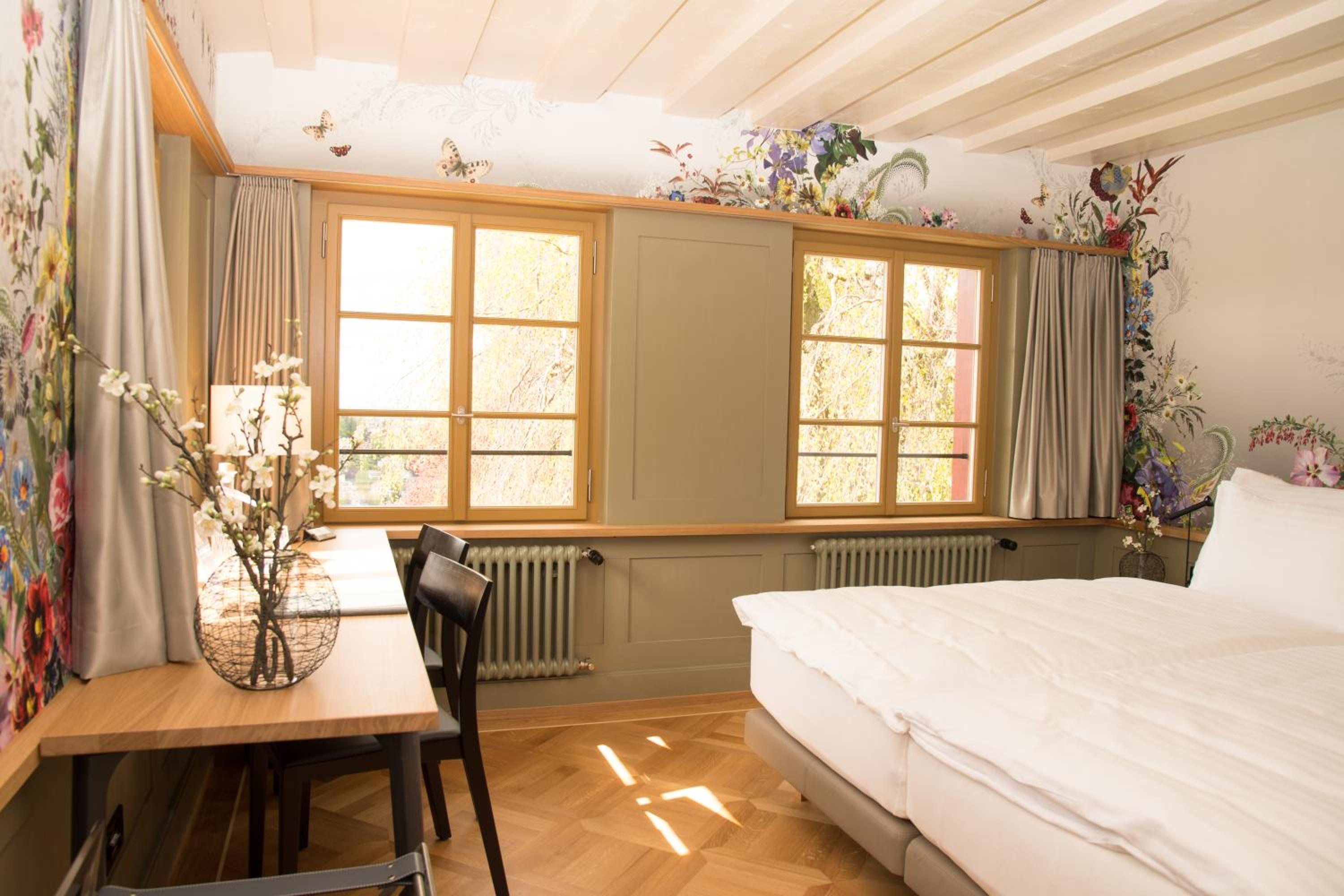Double Room with Lake View - Photo 9