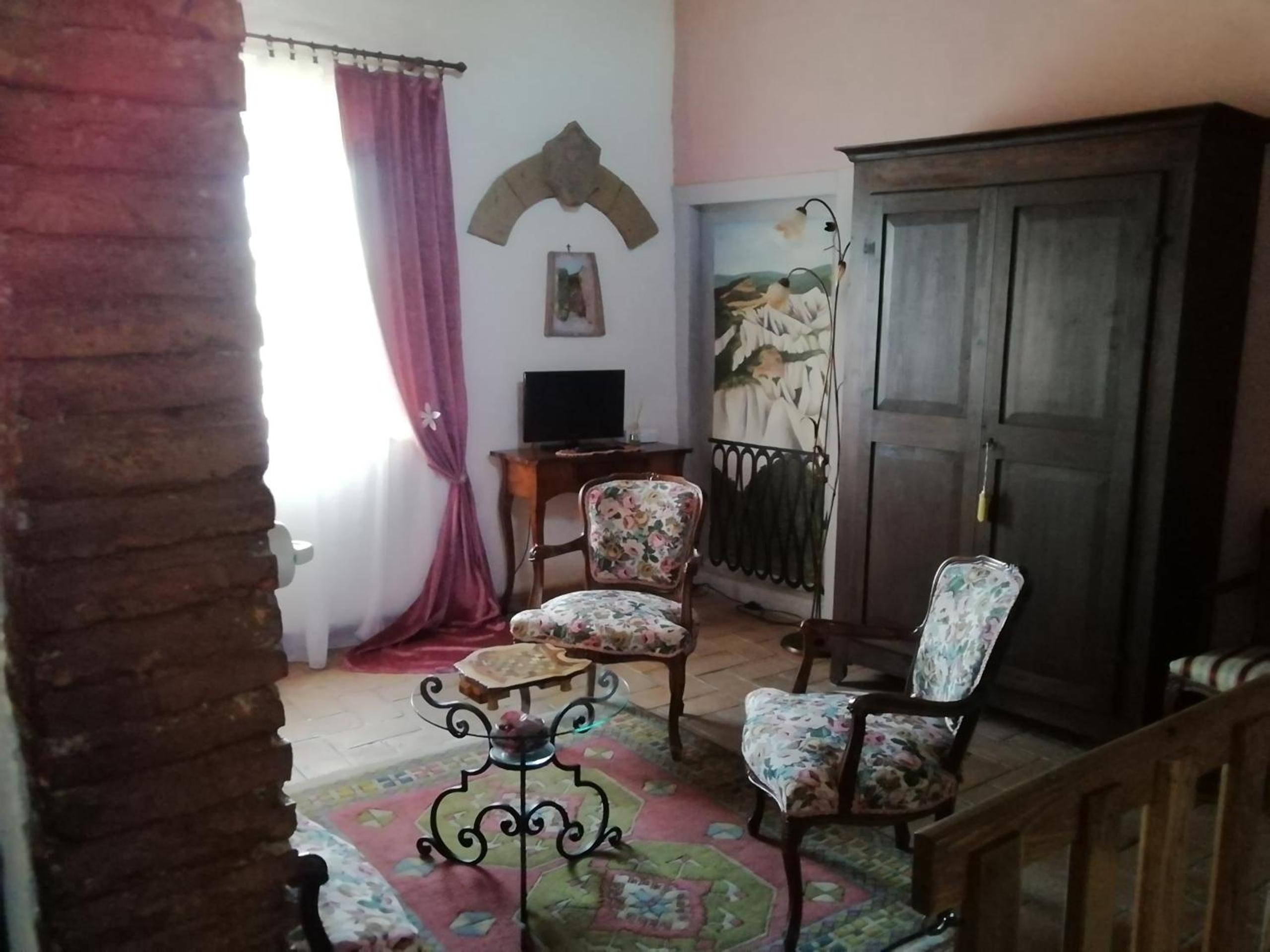 Two-Bedroom House - Photo 14
