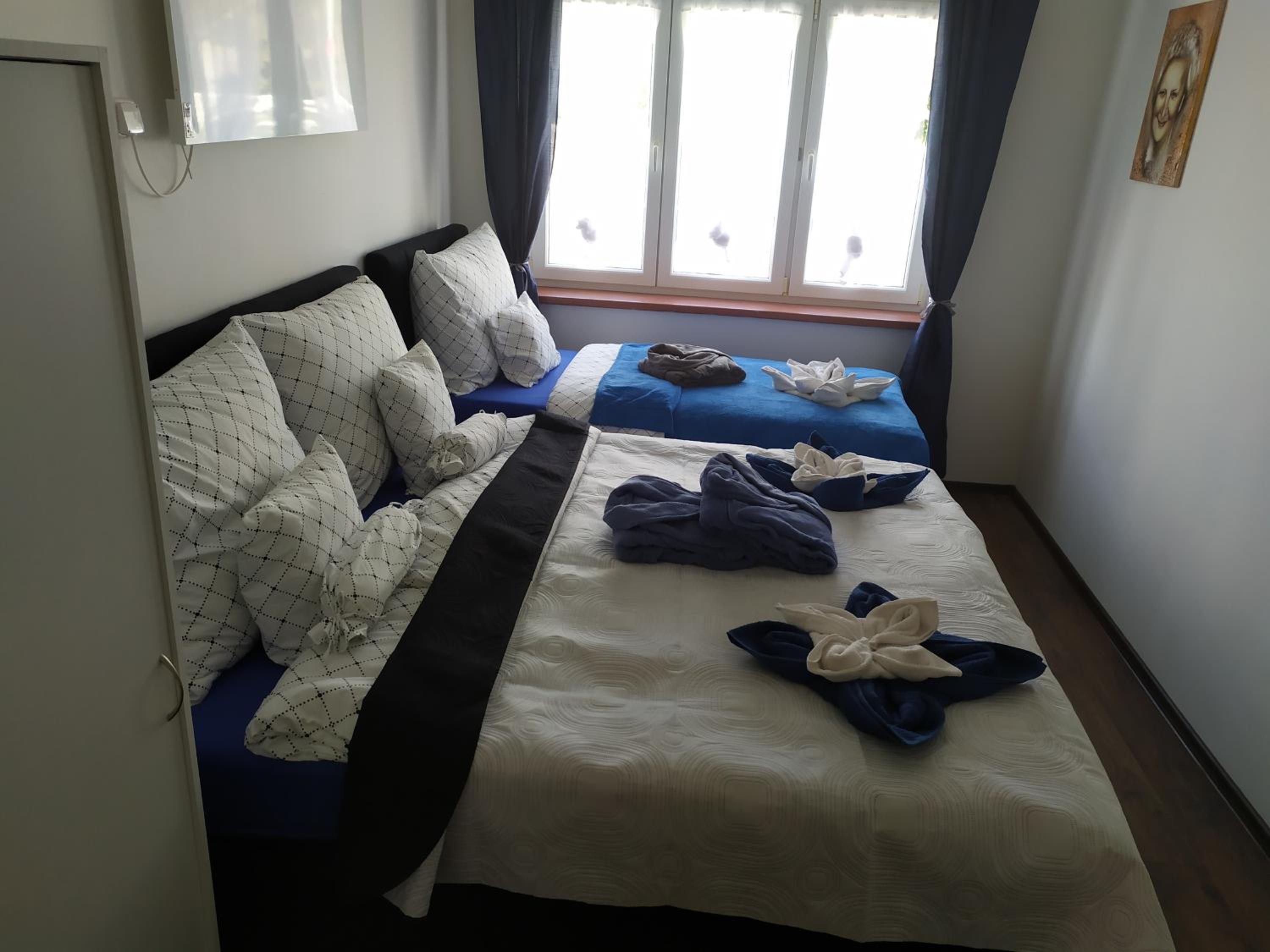 Apartment photo 2