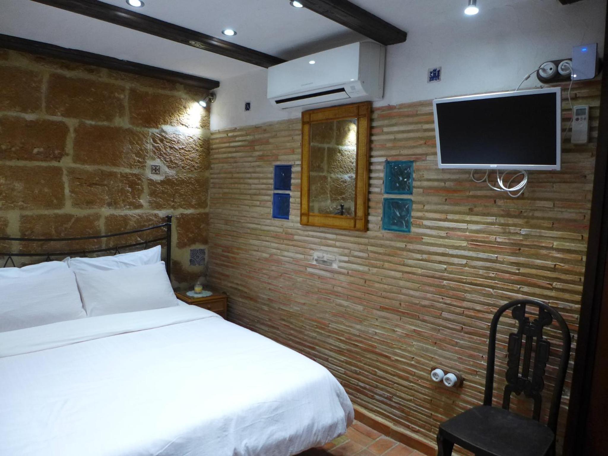 Double Room - Photo 6