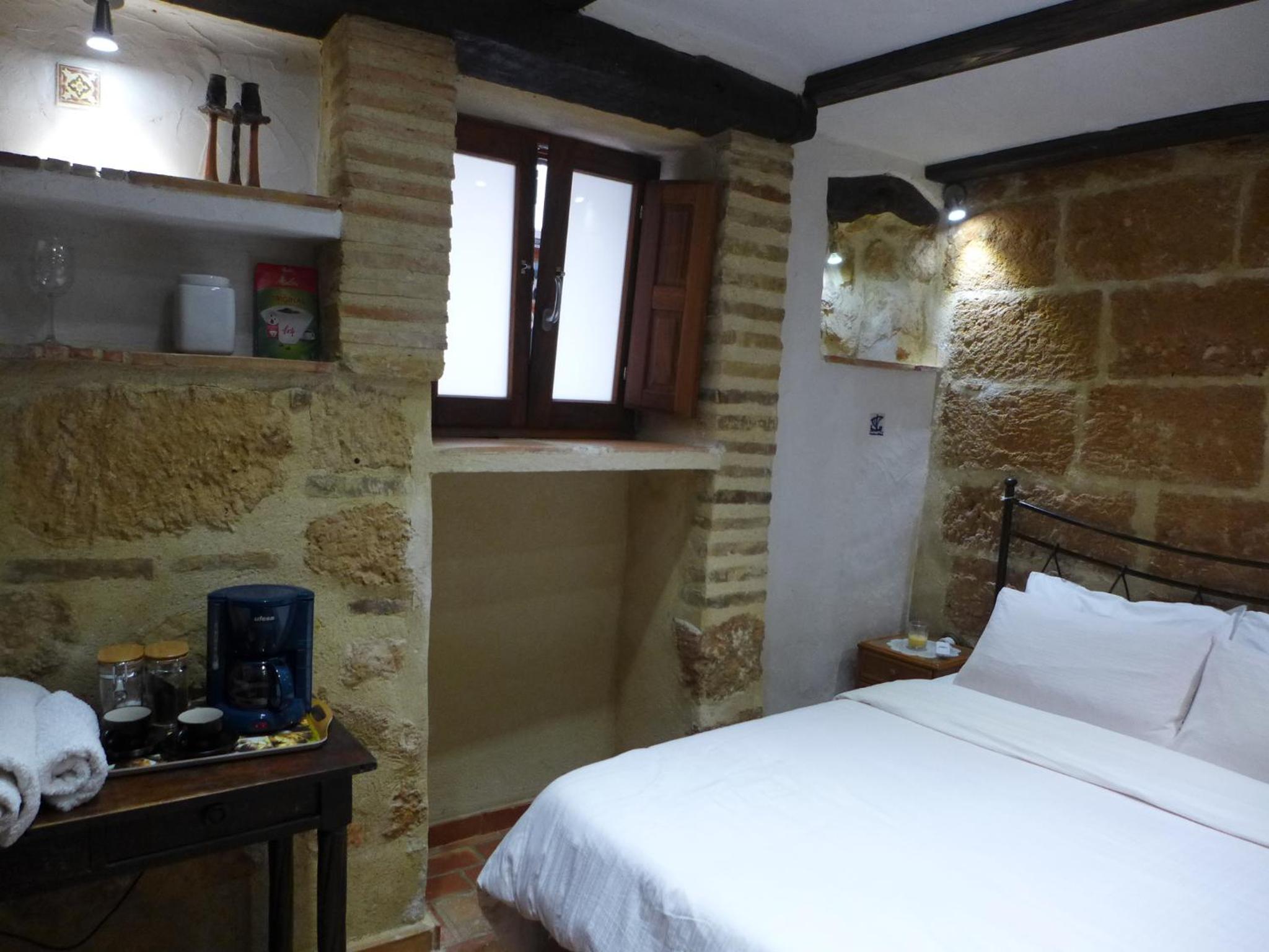 Double Room - Photo 7