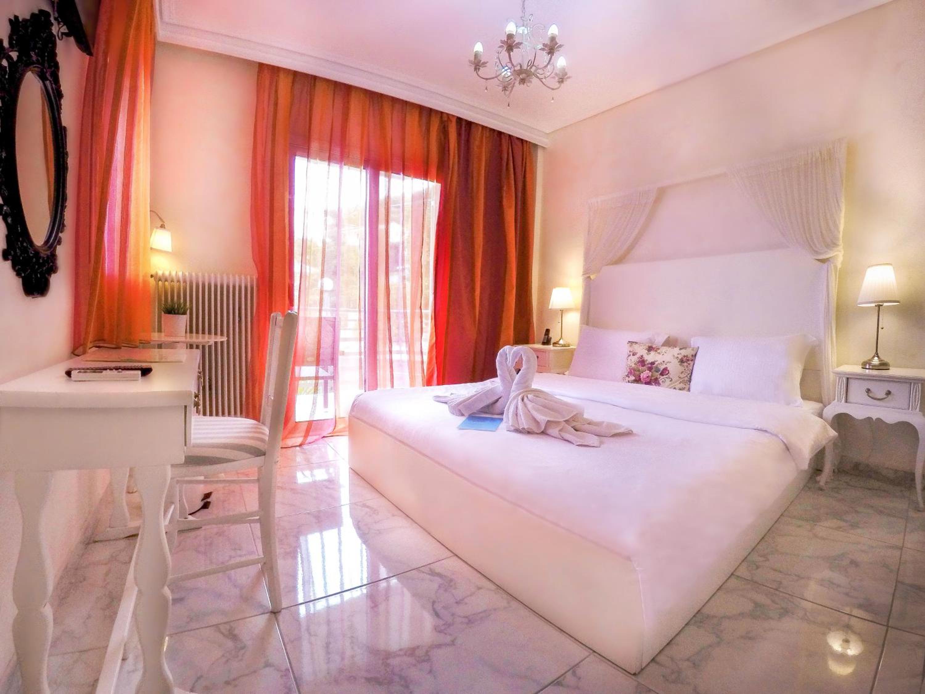 Aegean Spa Split-Level Suite with Rooftop Jetted Tub & Sauna – Sea View - Photo 1