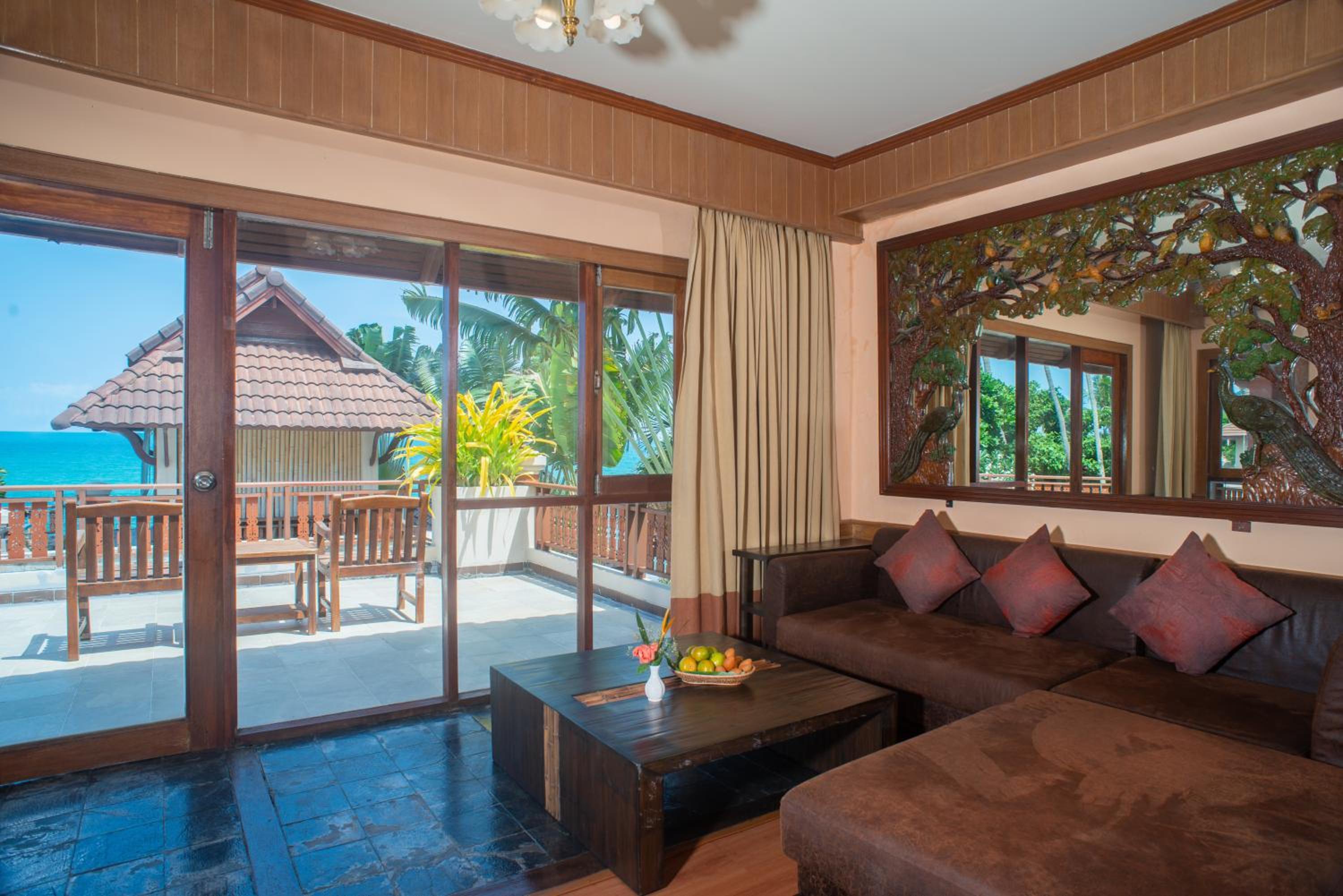 Executive Suite - Photo 4