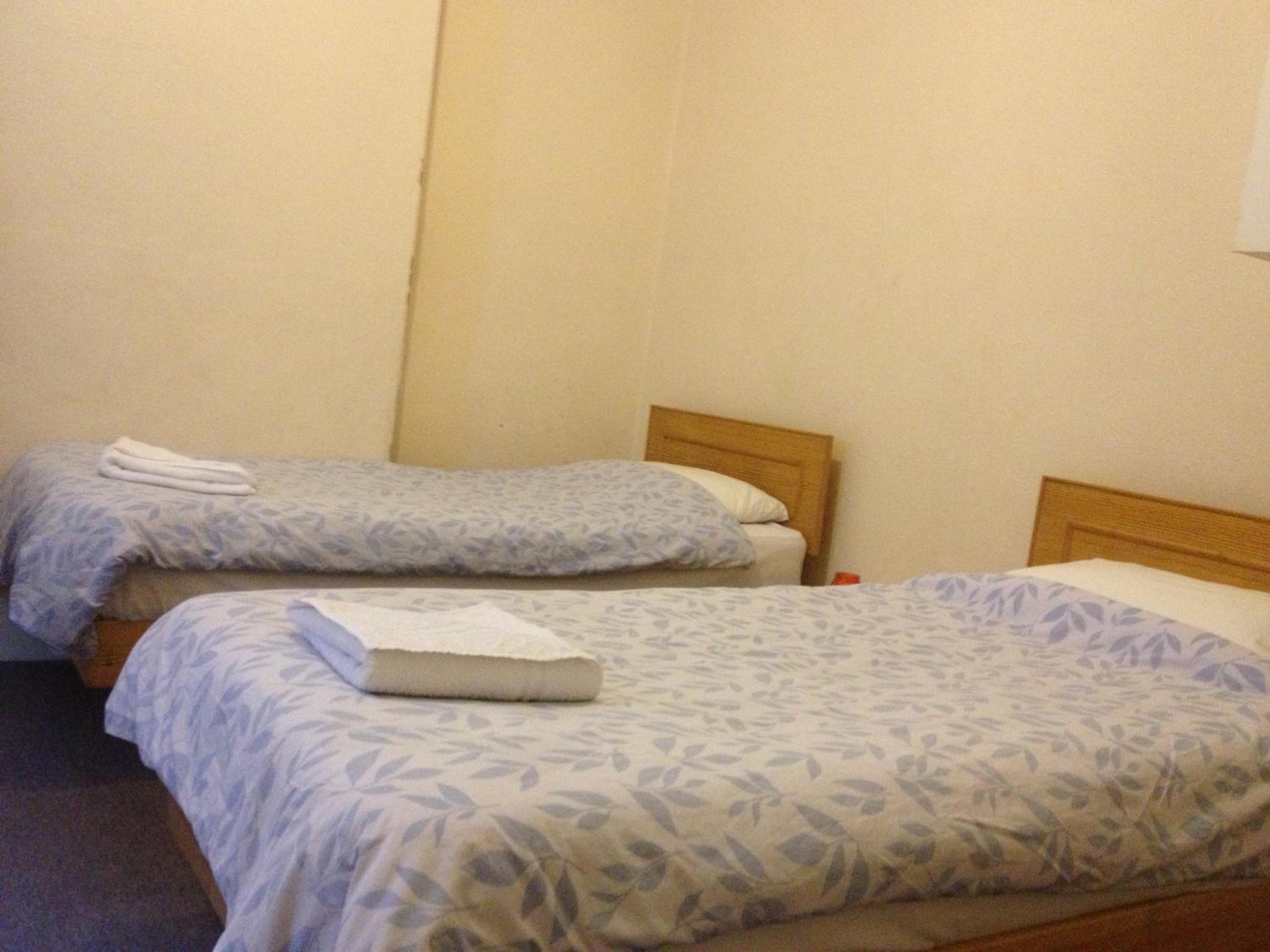 Twin Room with Shared Bathroom photo 3