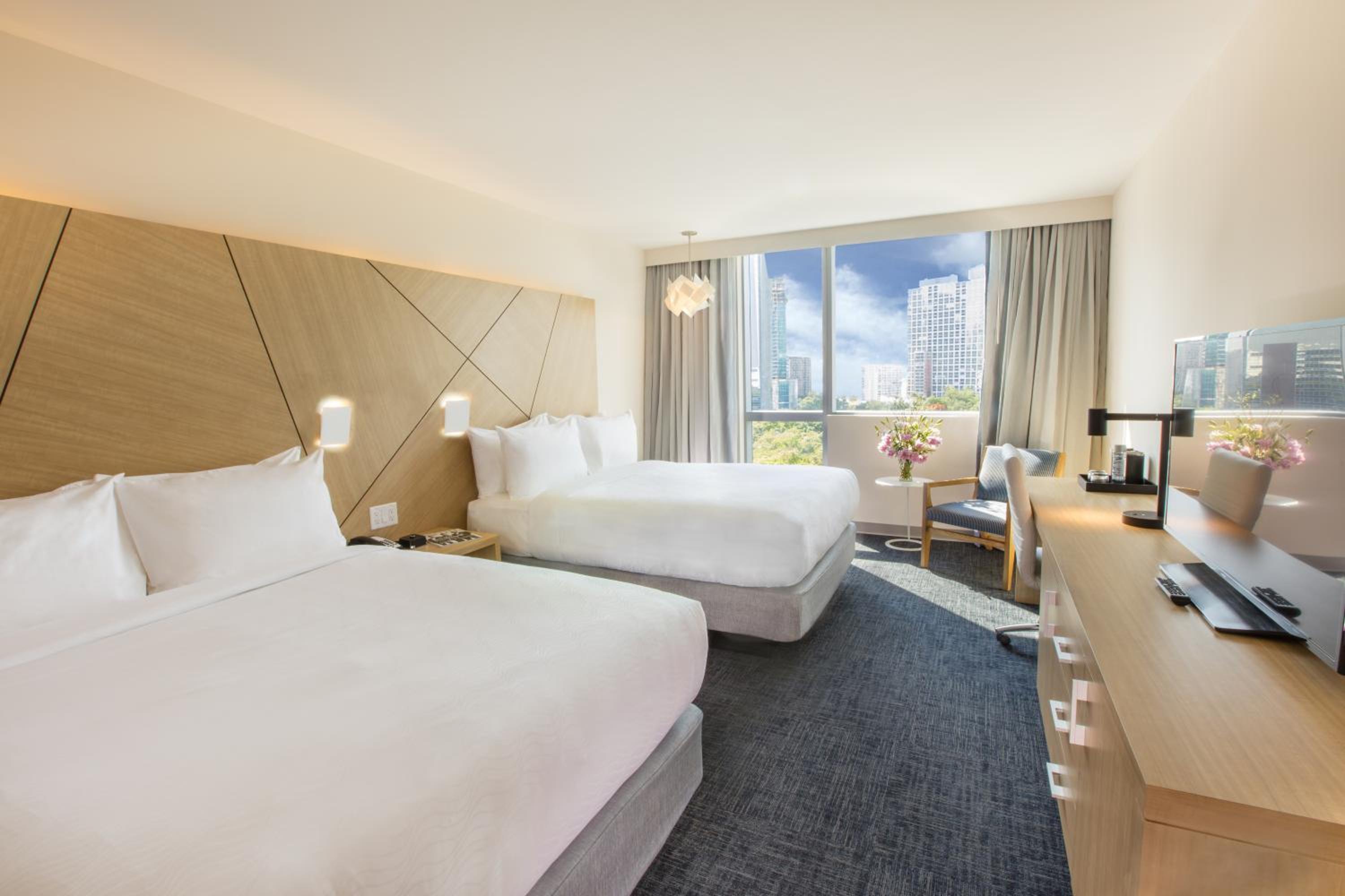 Superior Queen Room with Two Queen Beds - Bay View thumbnail 6