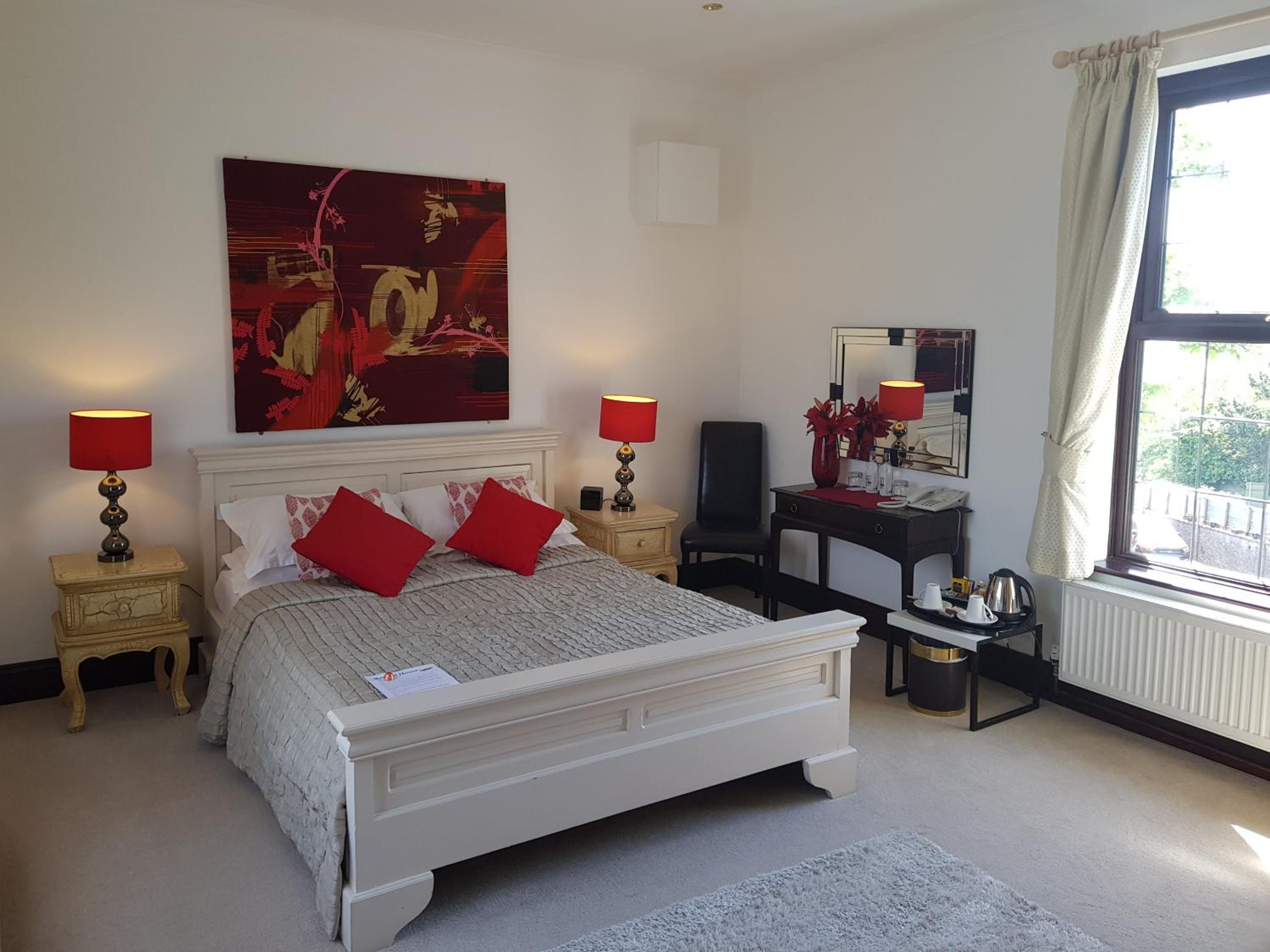 Superior Double Room With Private Bathroom