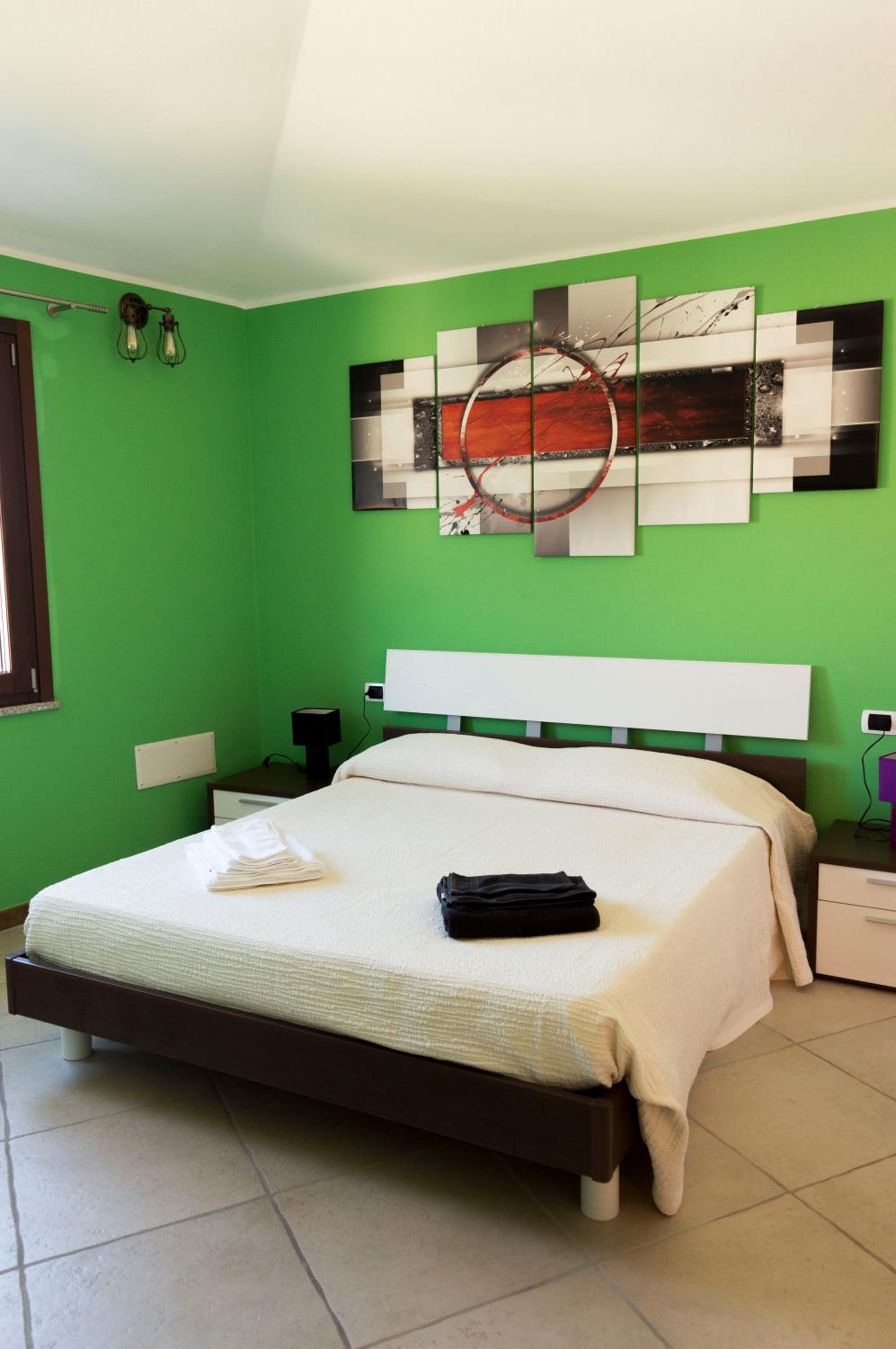 Deluxe Room (2 Adults + 1 Child) photo 1