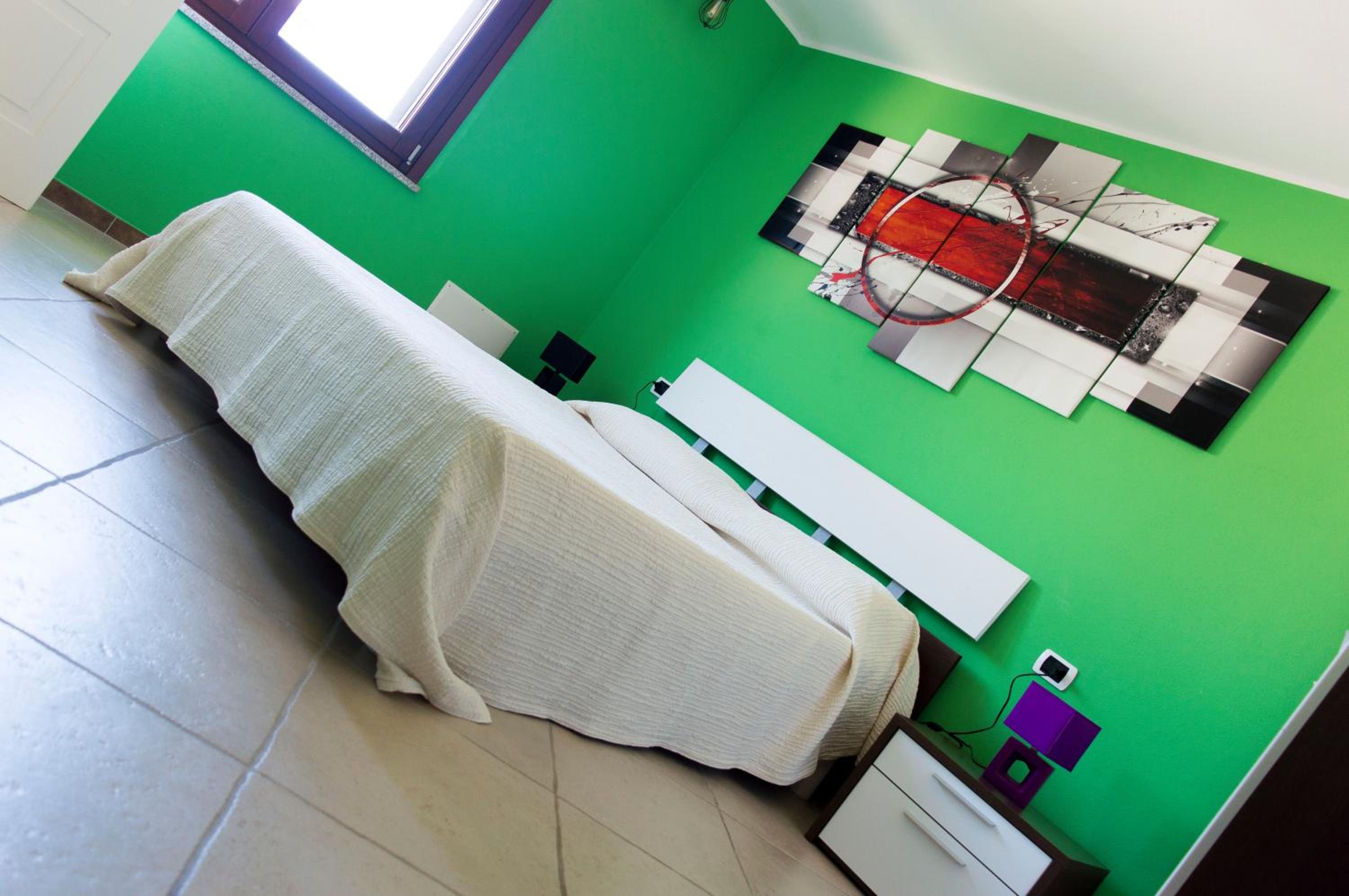 Deluxe Room (2 Adults + 1 Child) photo 3