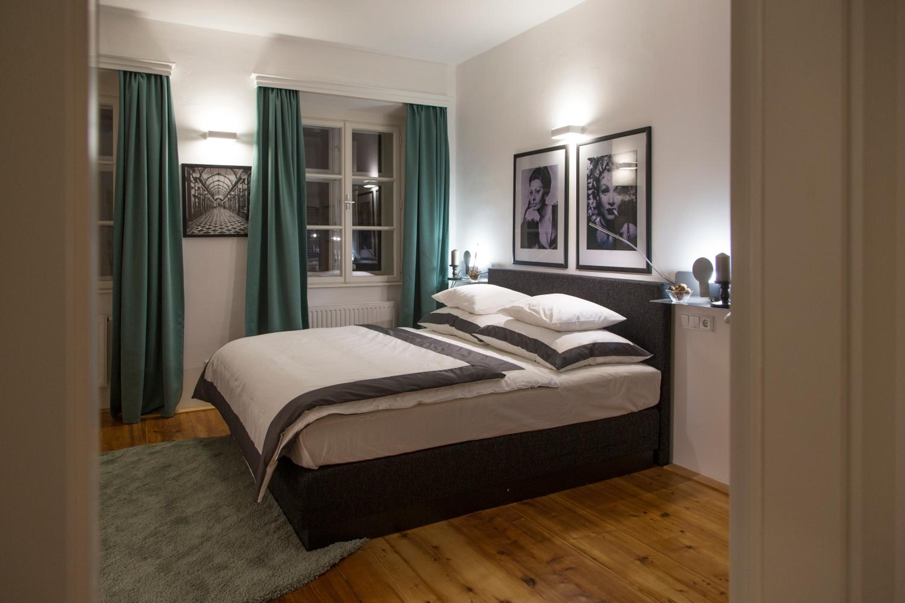 Studio Apartment