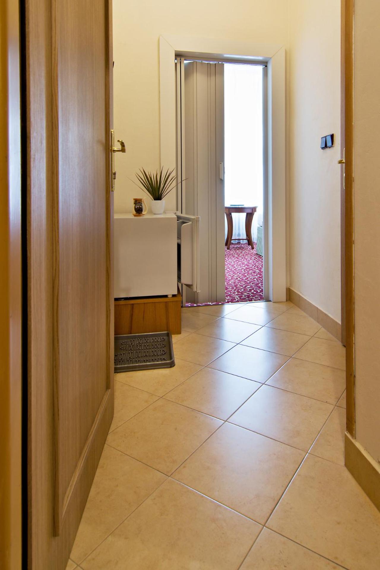 Standard Single Room with Courtyard View photo 3