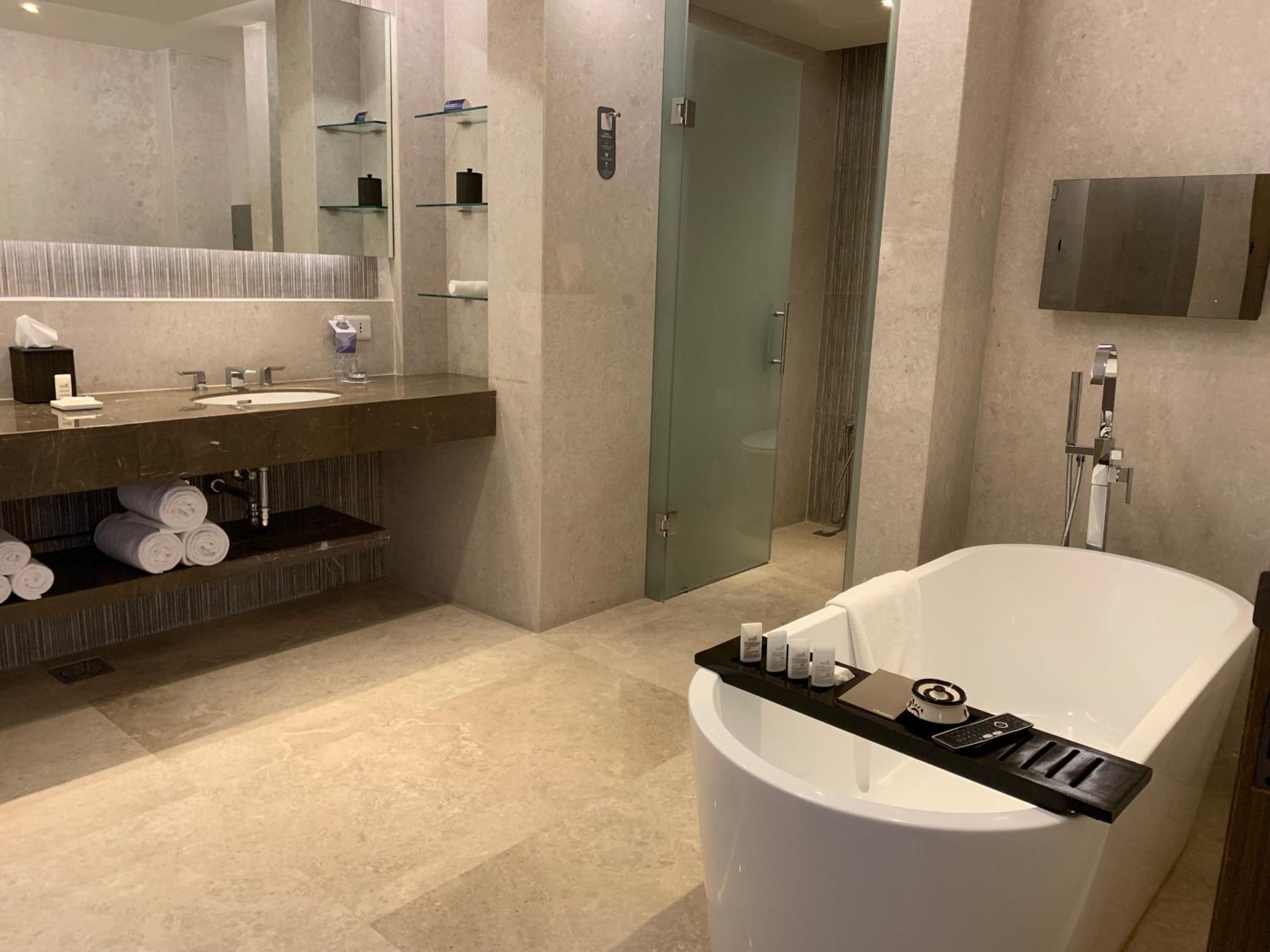 Executive Suite |  15% discount on Spa & 20% discount on F&B (Till 31st Oct) - Photo 7