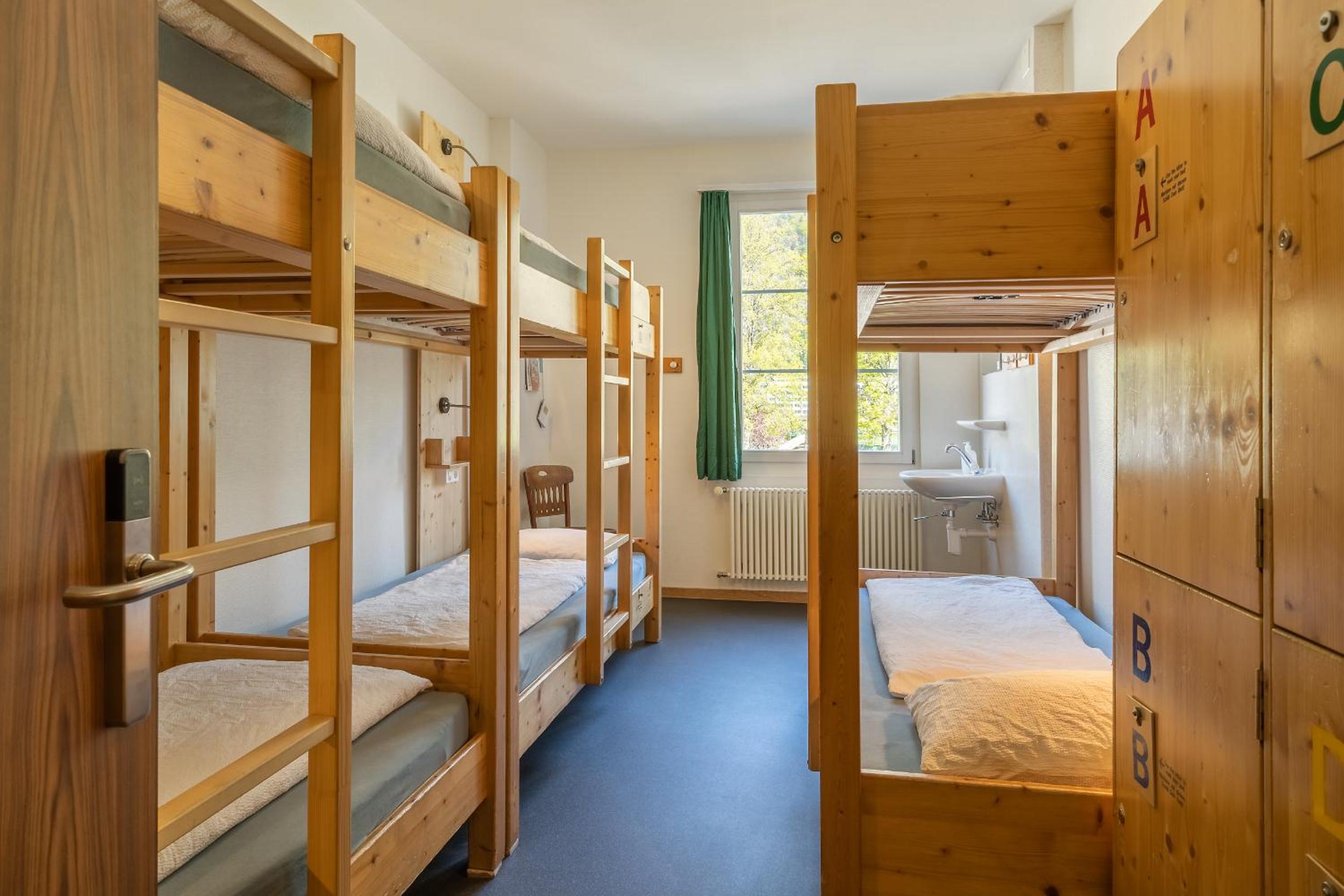 Single Bed in Mixed 7-Bed Dormitory Room