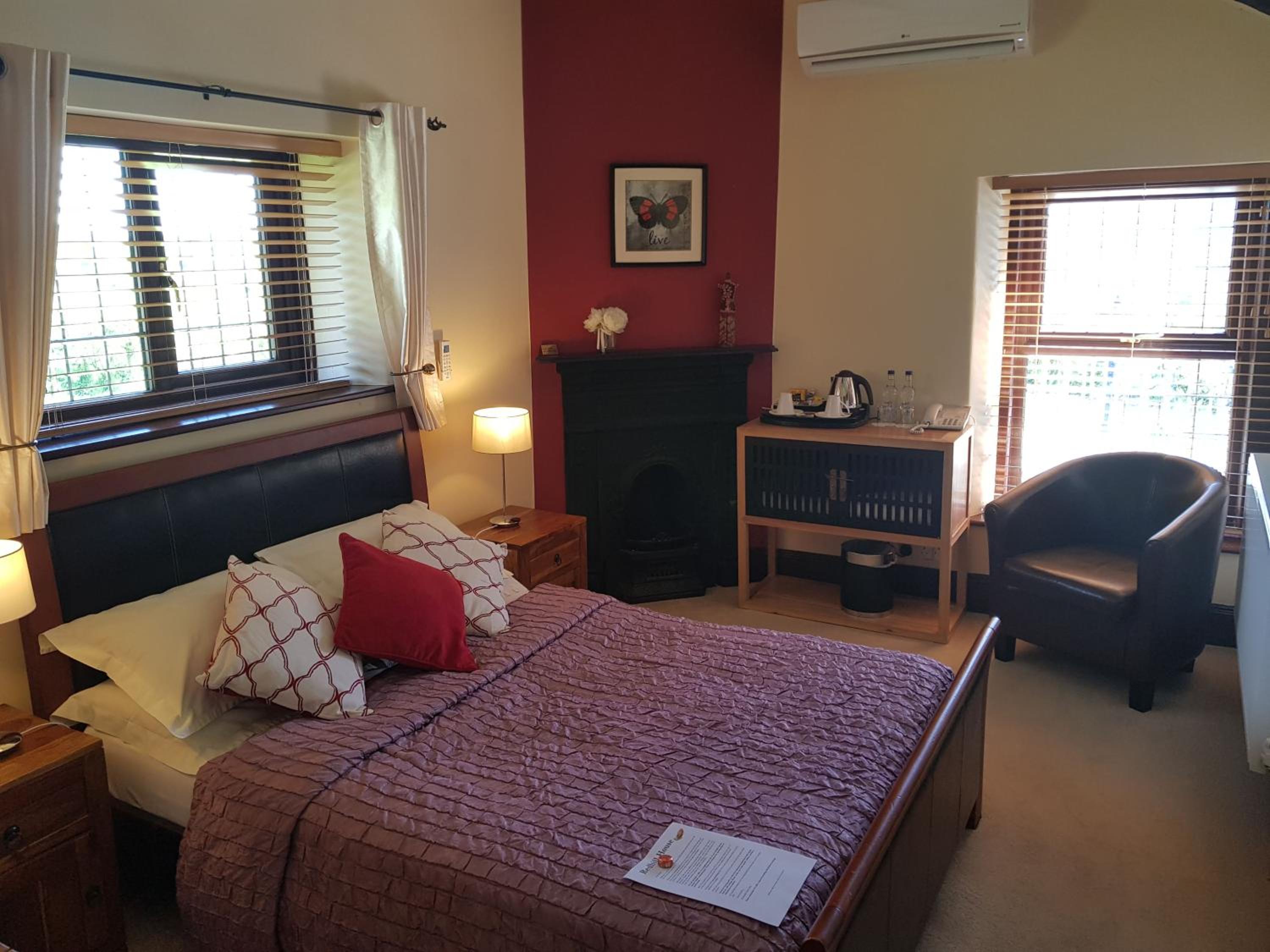 Standard Double Room photo 2