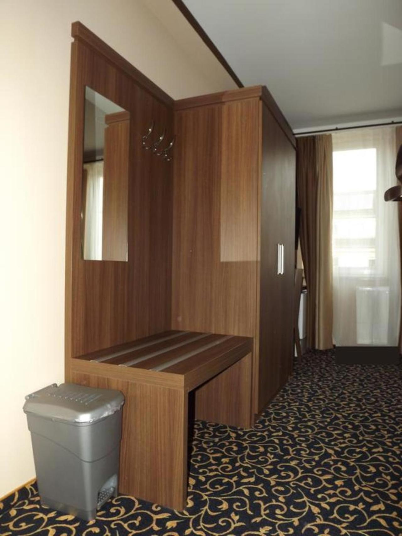 Small Single Room photo 1