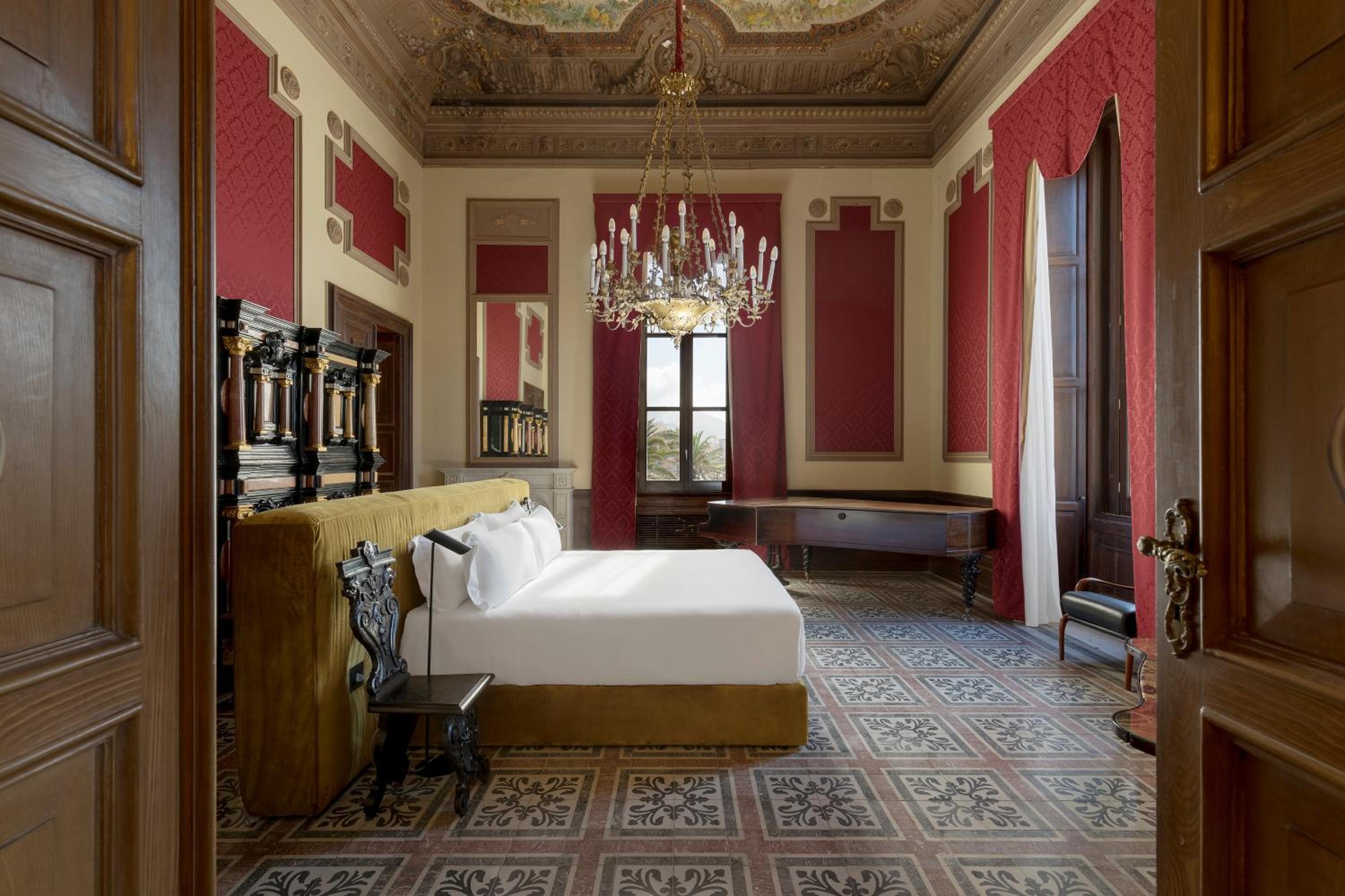Suite - Photo 9