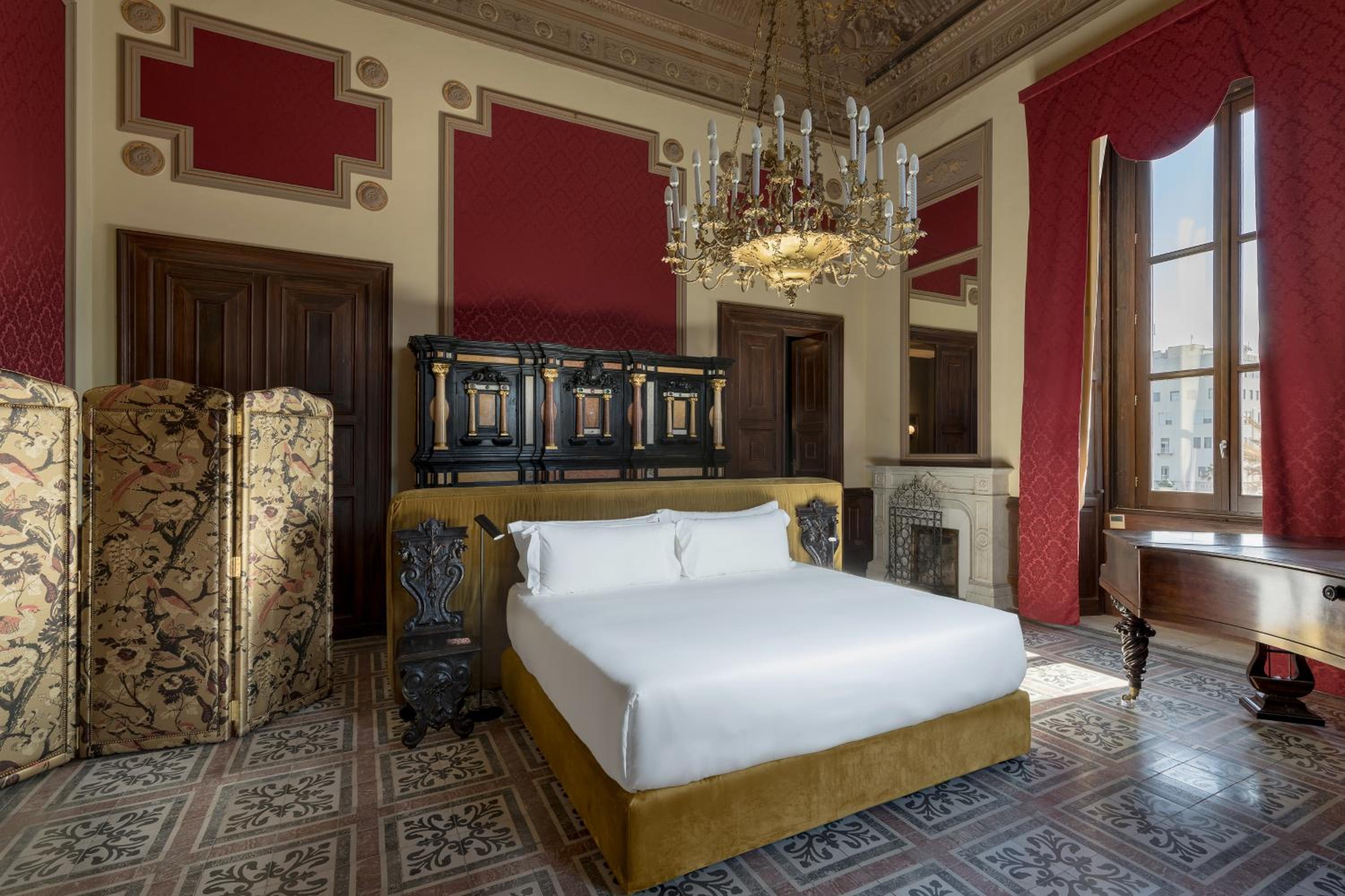 Suite - Photo 12