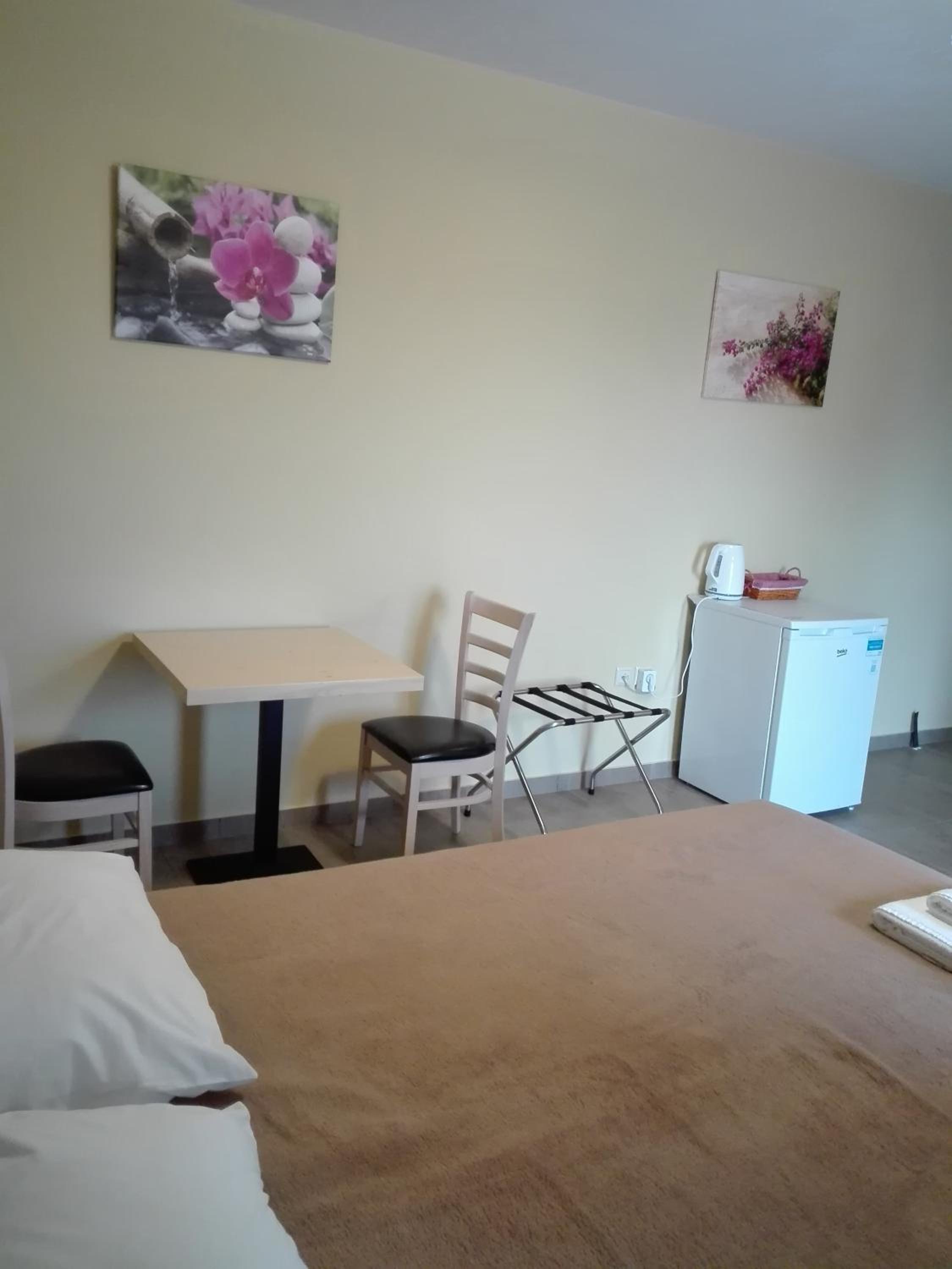 Economy Double Room - Photo 6