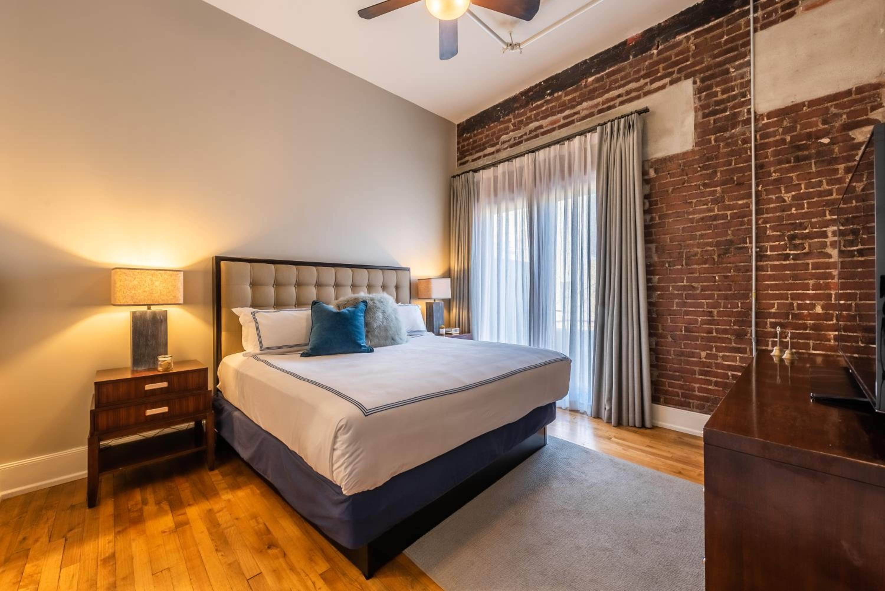 Luxury One-Bedroom Suite with Terrace photo 1