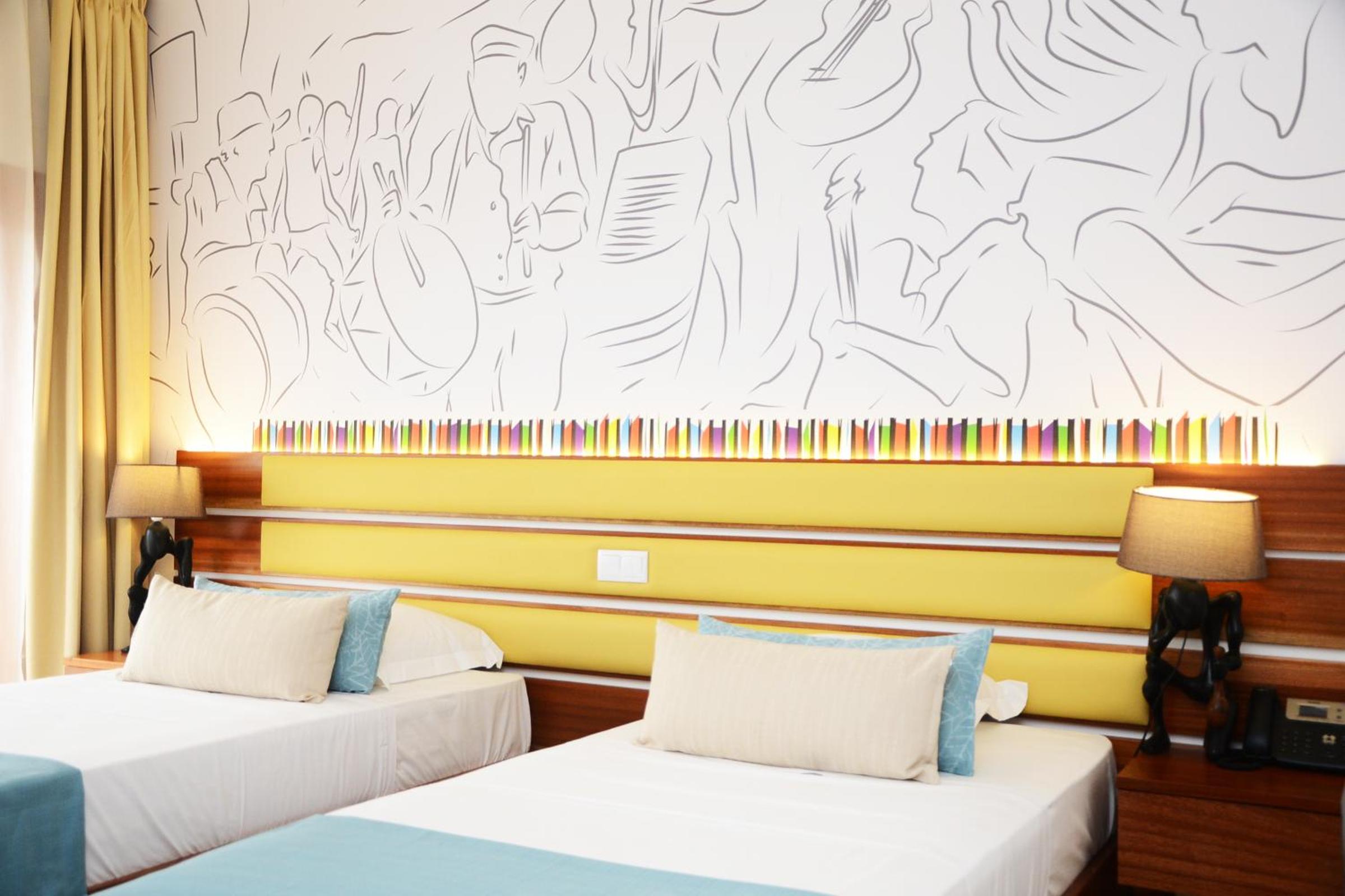 Standard Twin Room with Sea View photo 2