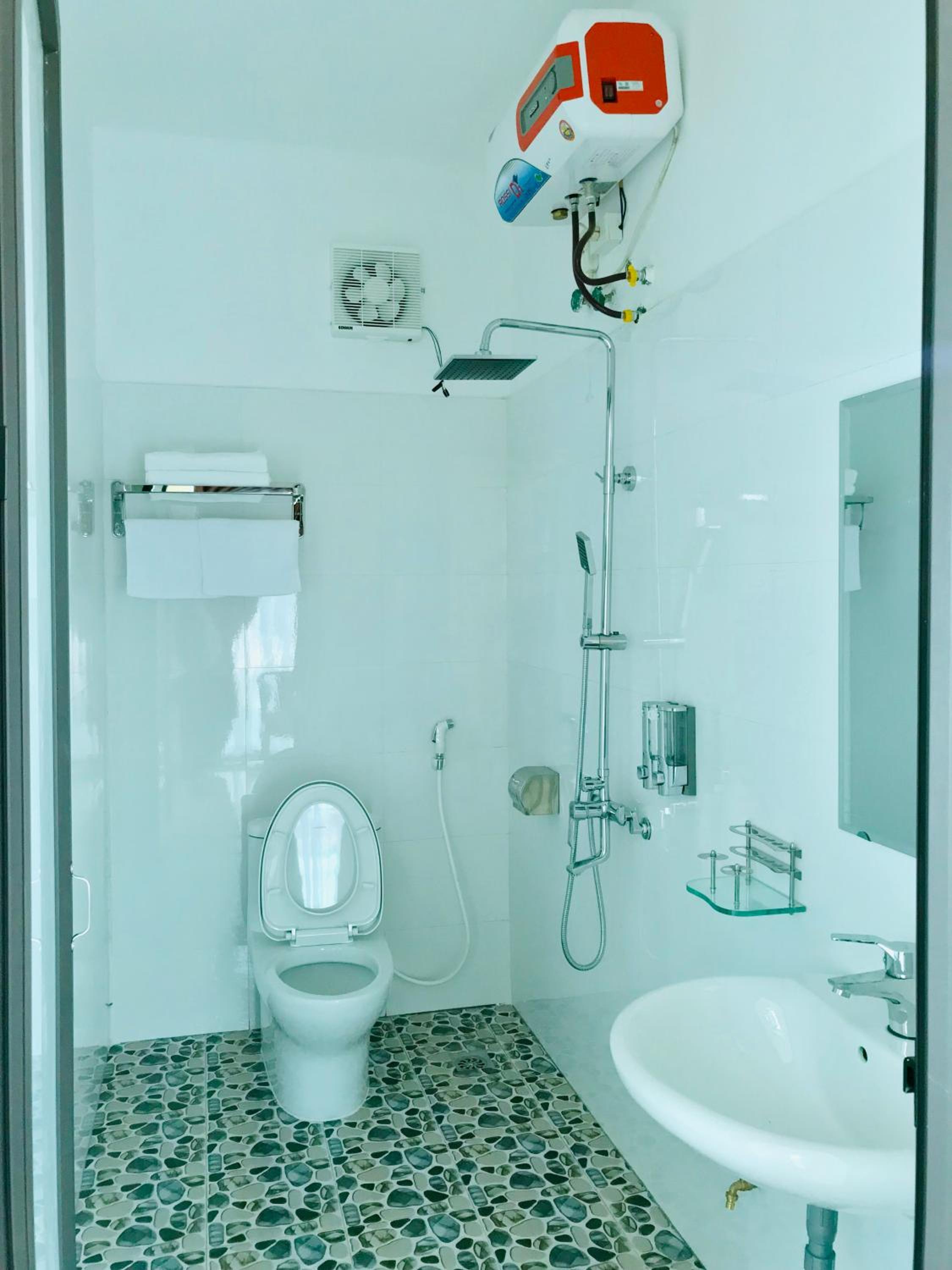Basic Triple Room photo 3