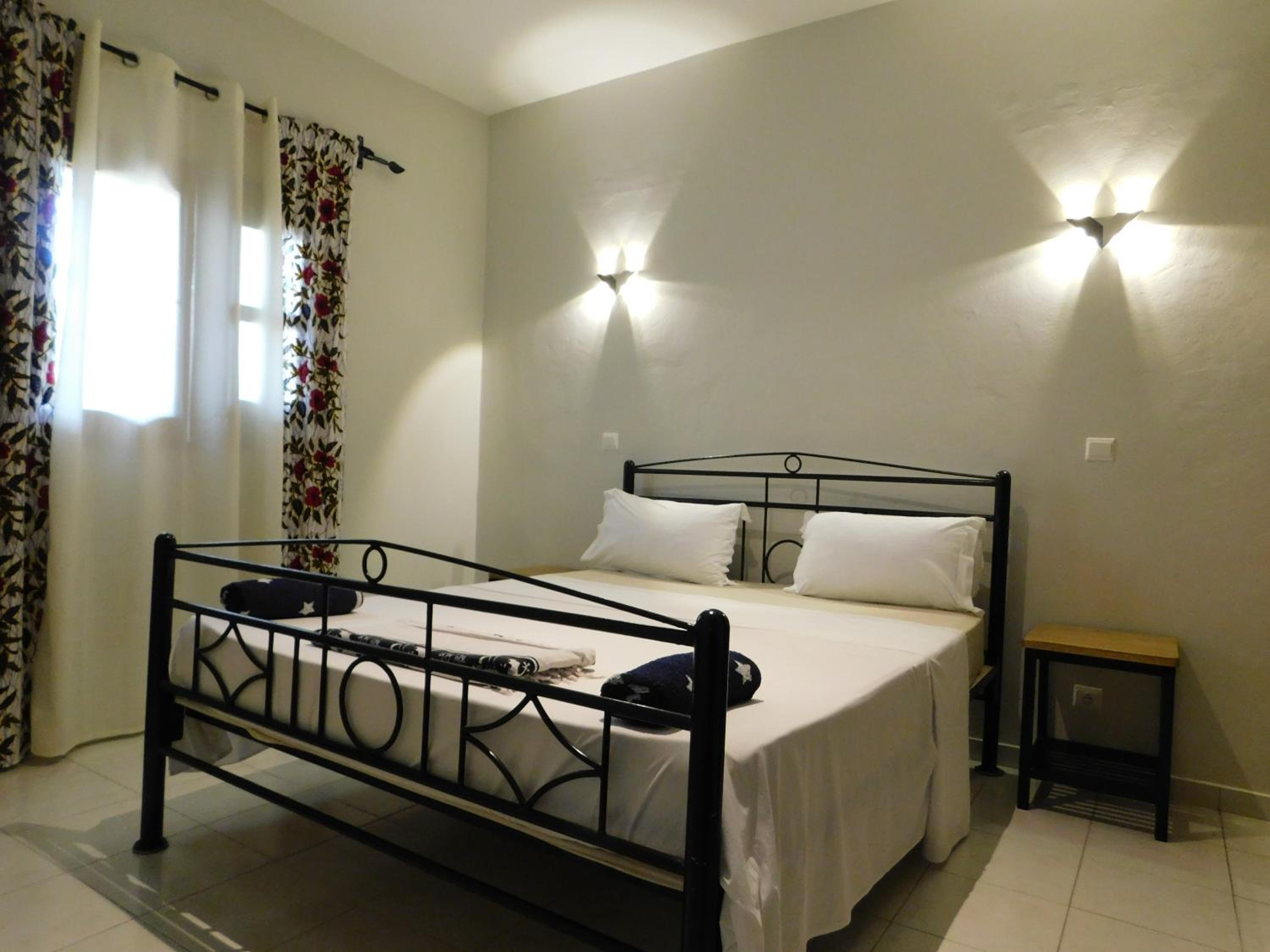 One-Bedroom House photo 1