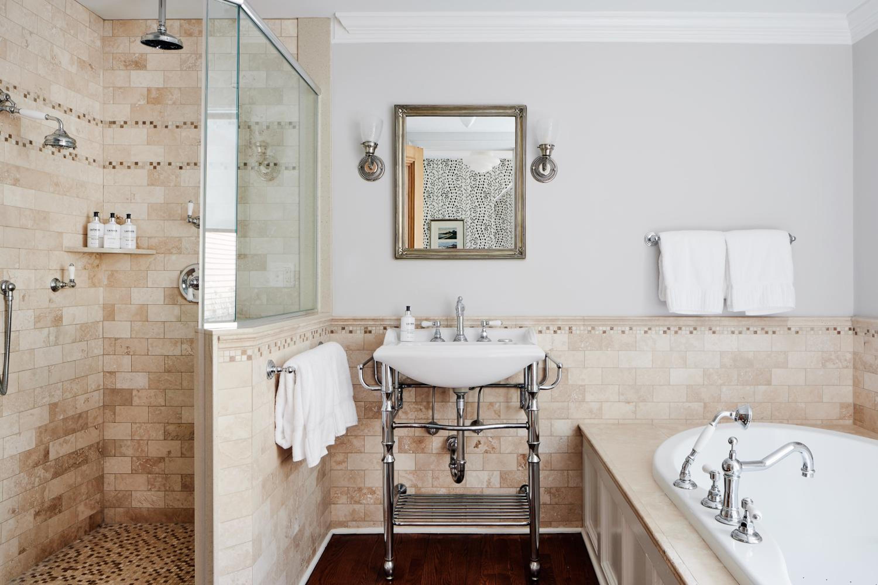 Tower Suite photo 2