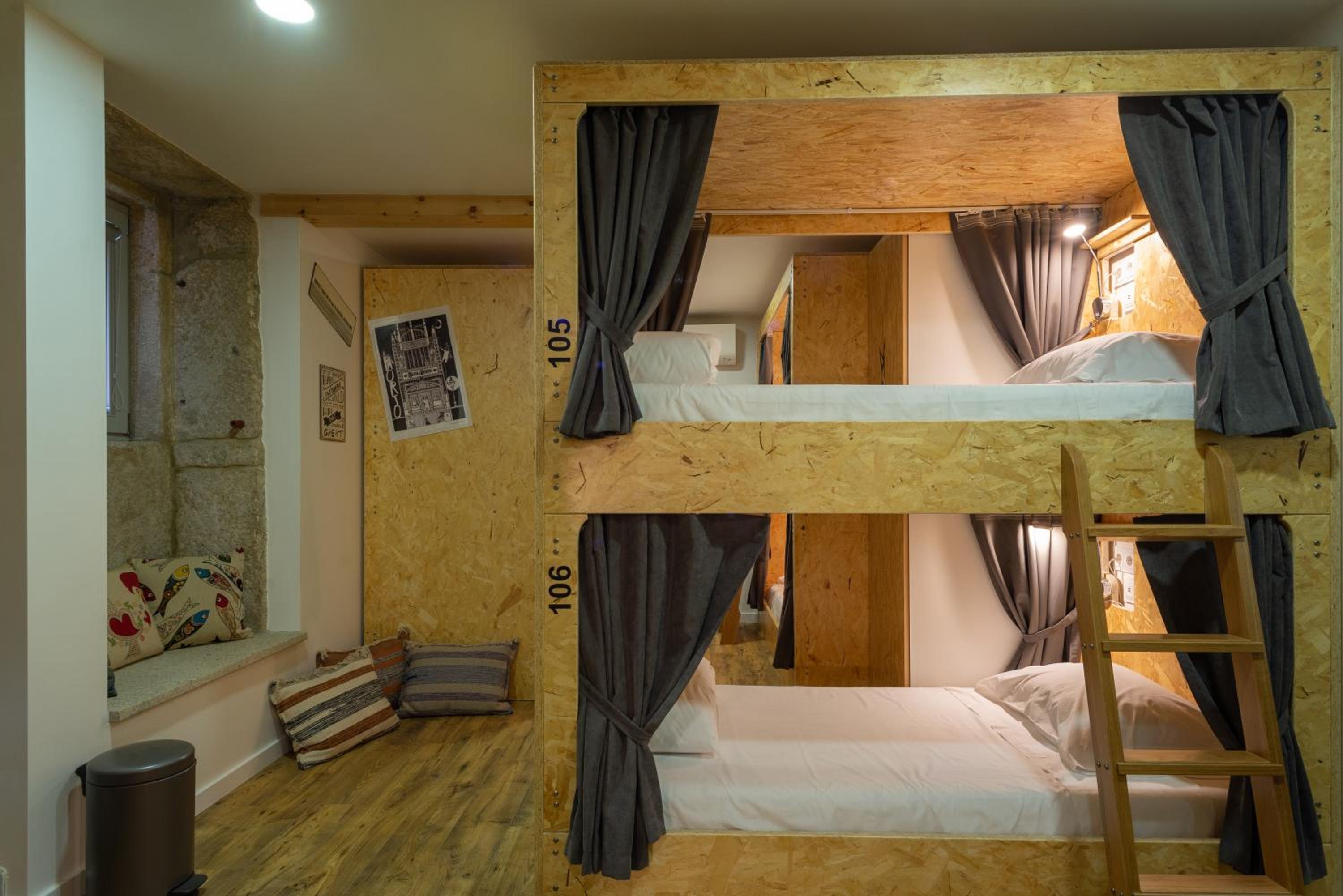Single Bed in Mixed Dormitory Room photo 1
