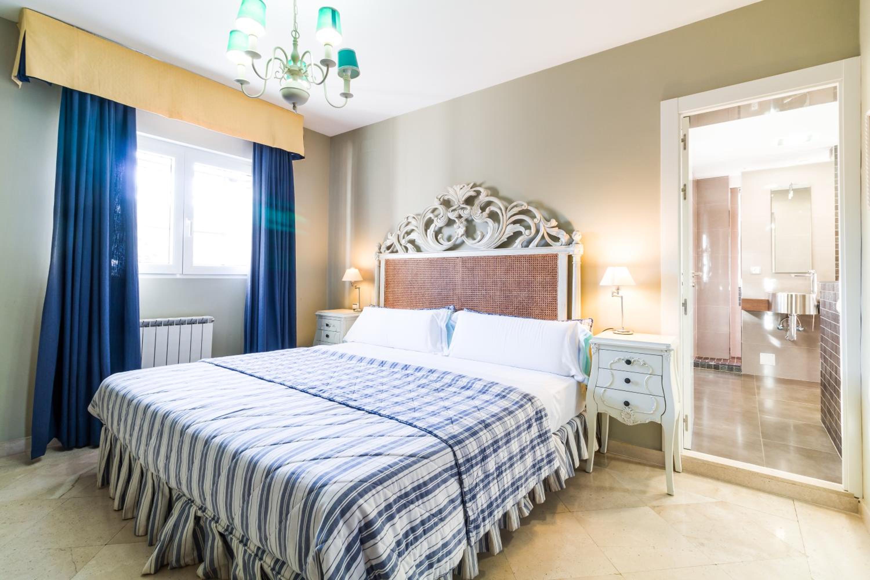 Deluxe Double Room - Photo 1