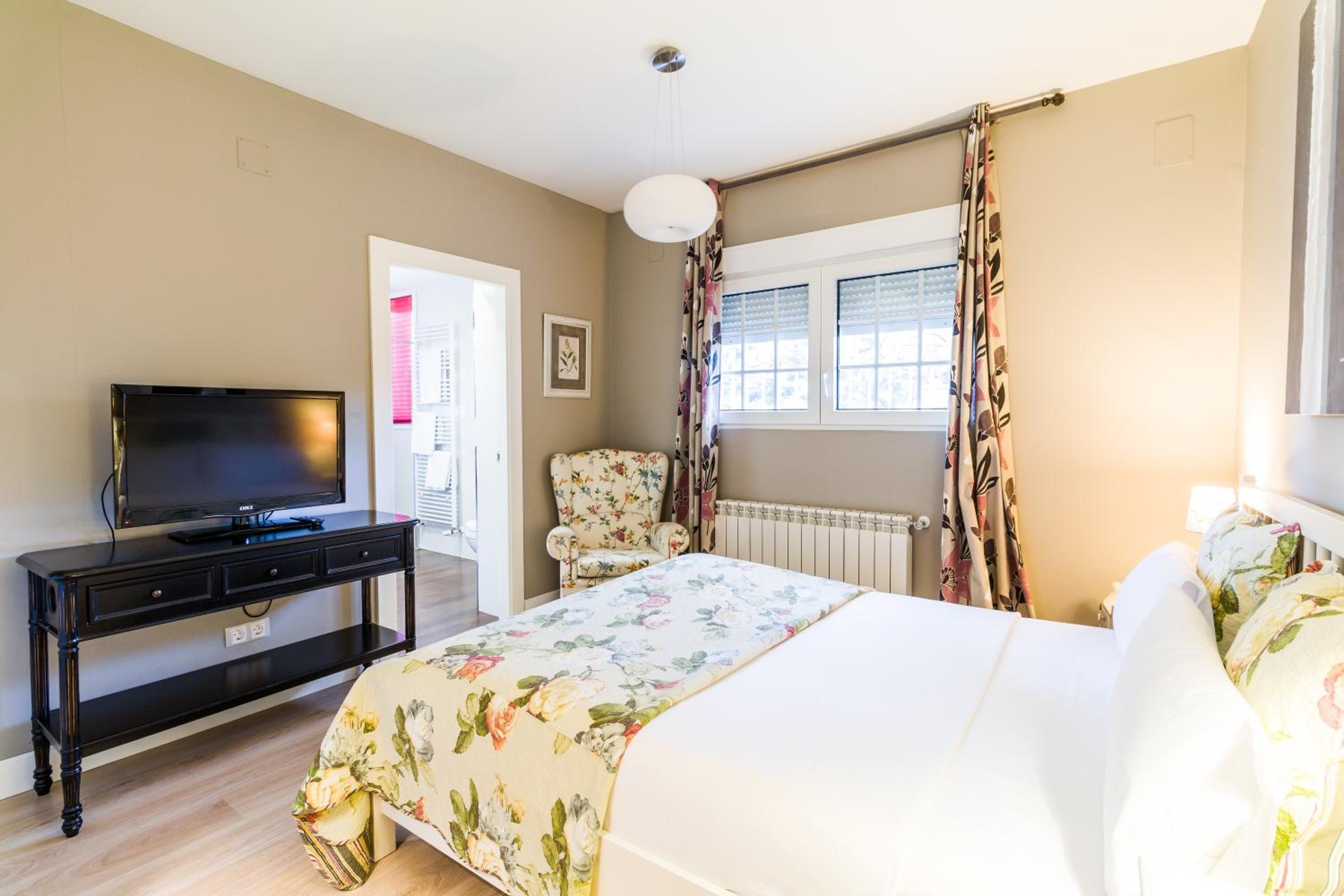 Standard Double Room - Photo 1
