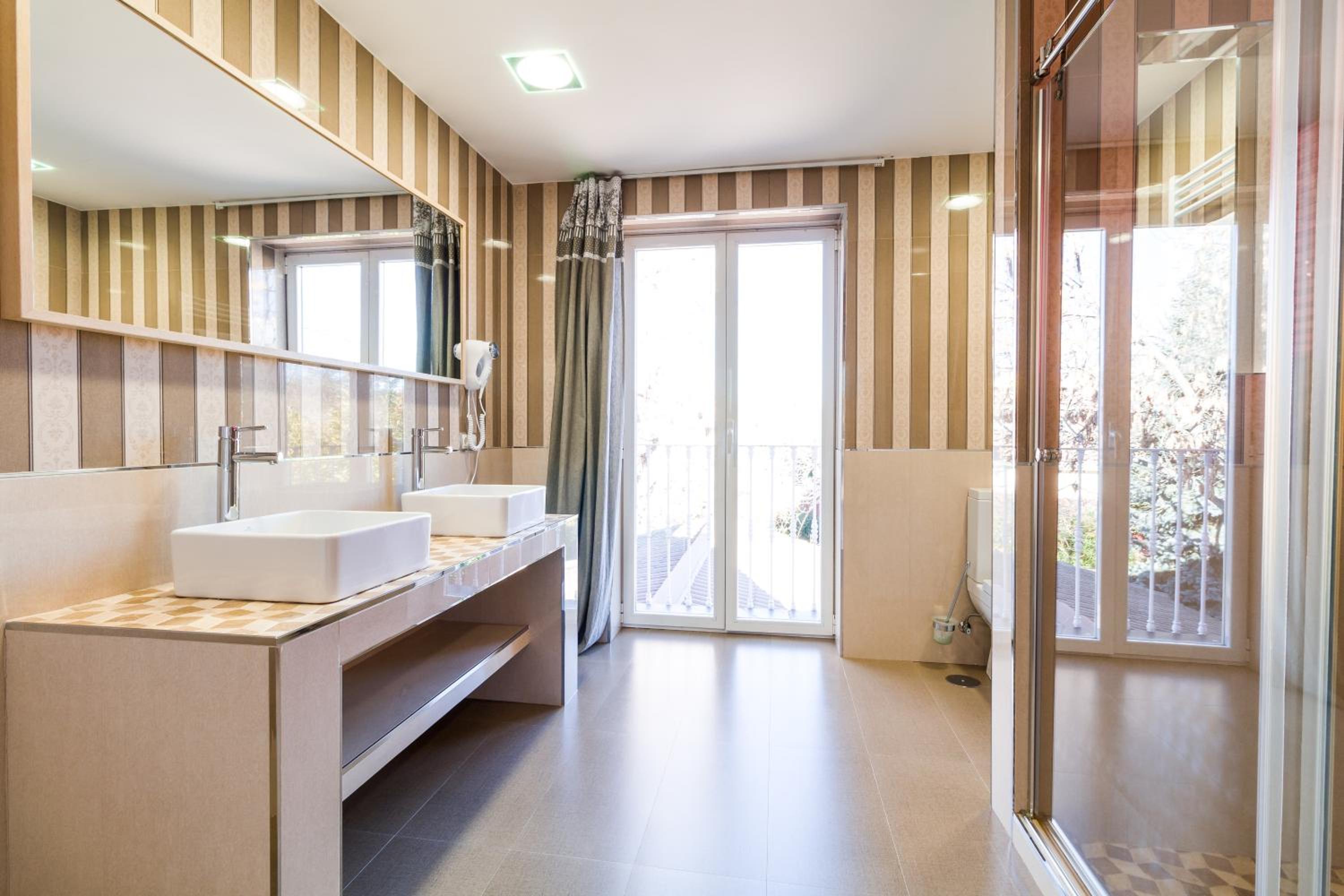 Superior Double Room - Photo 10