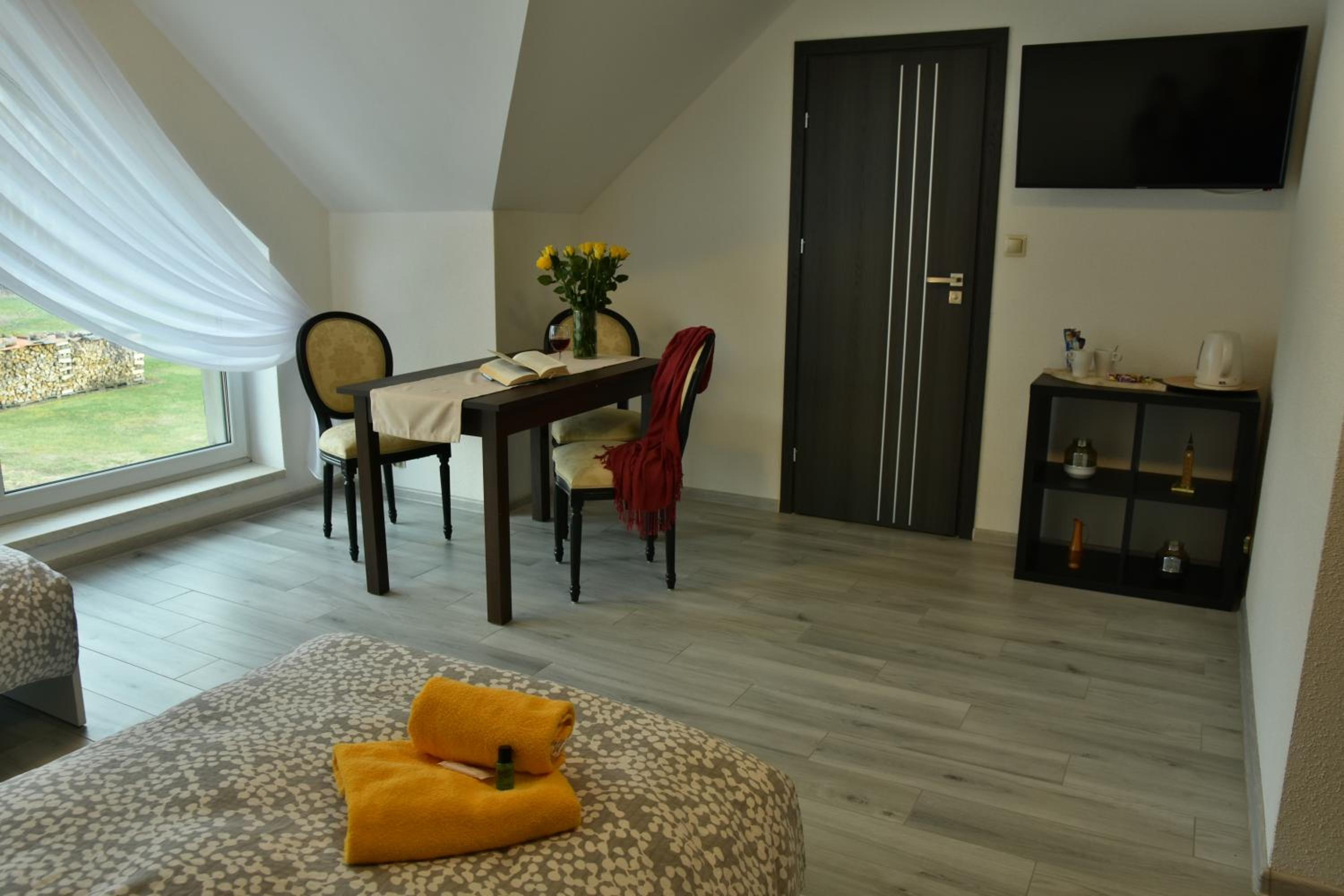 Double Room - Photo 8