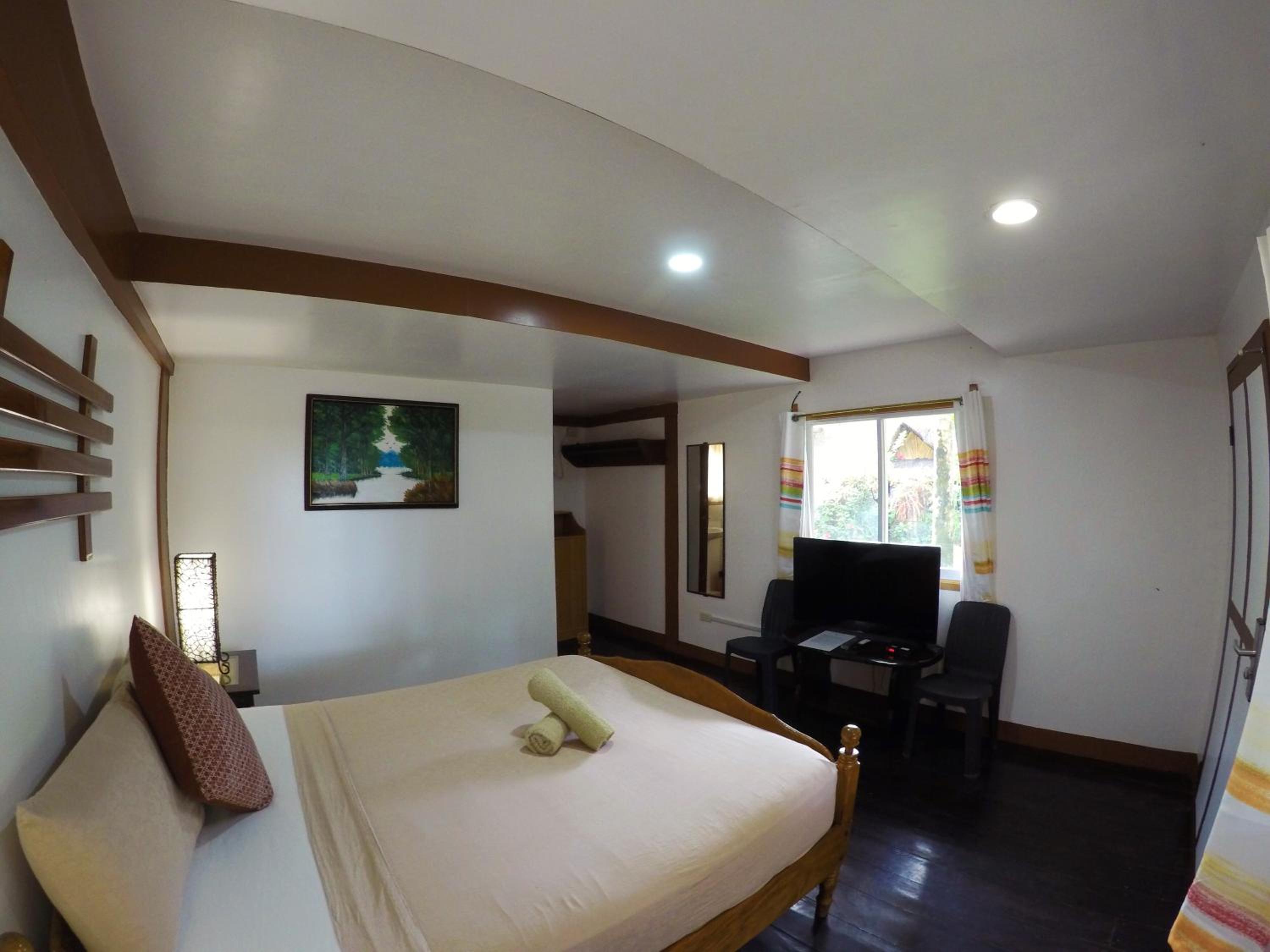 Queen Room with Sea View - Photo 1