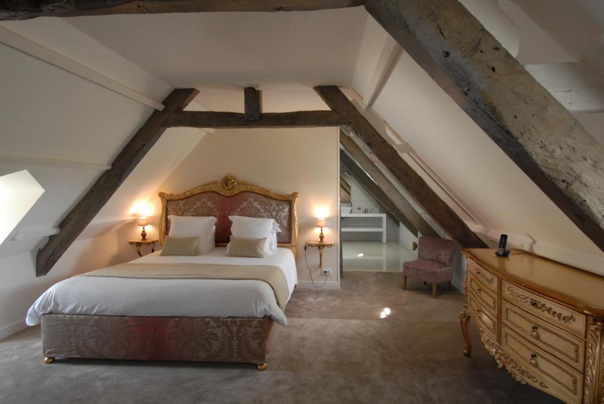 Attic Superior Double Room - Main Building photo 2