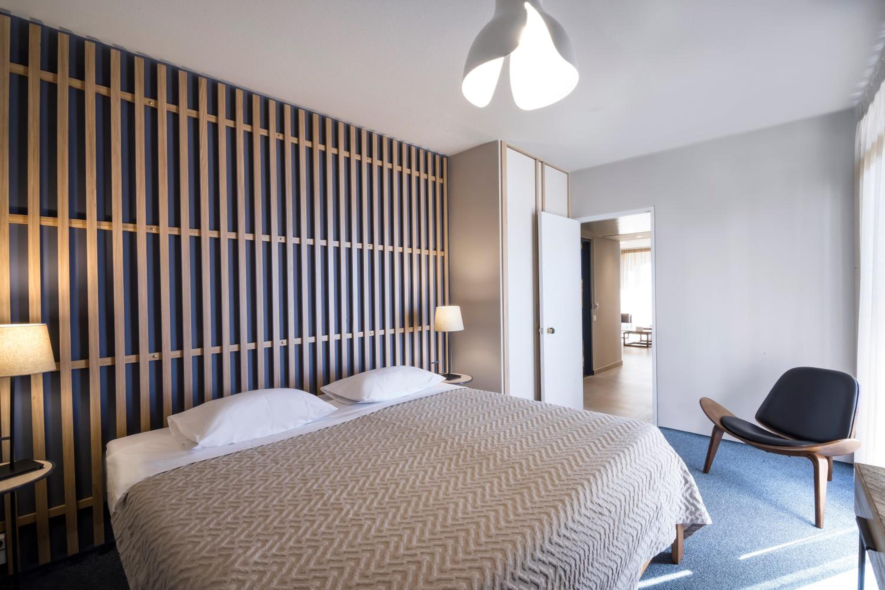 Premium One-Bedroom Apartment with Side Sea View photo 2