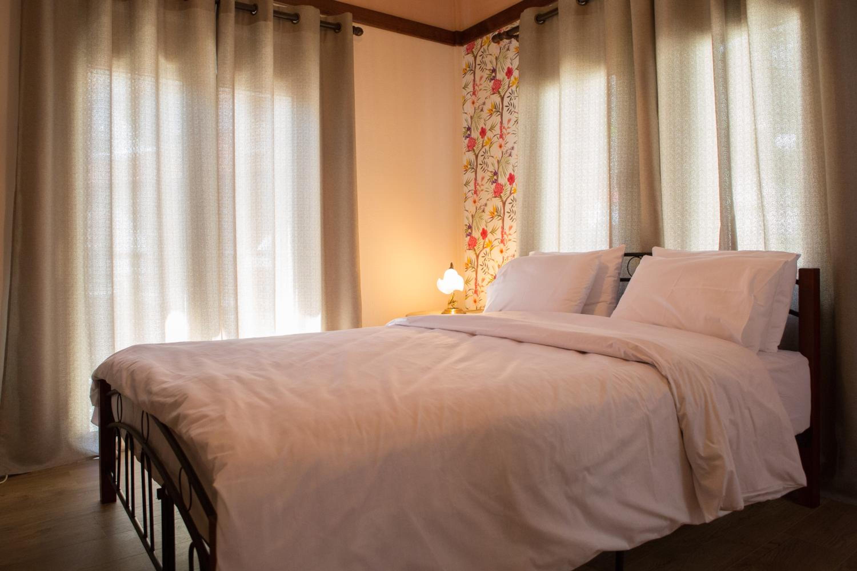 Double Room with Balcony - Photo 1