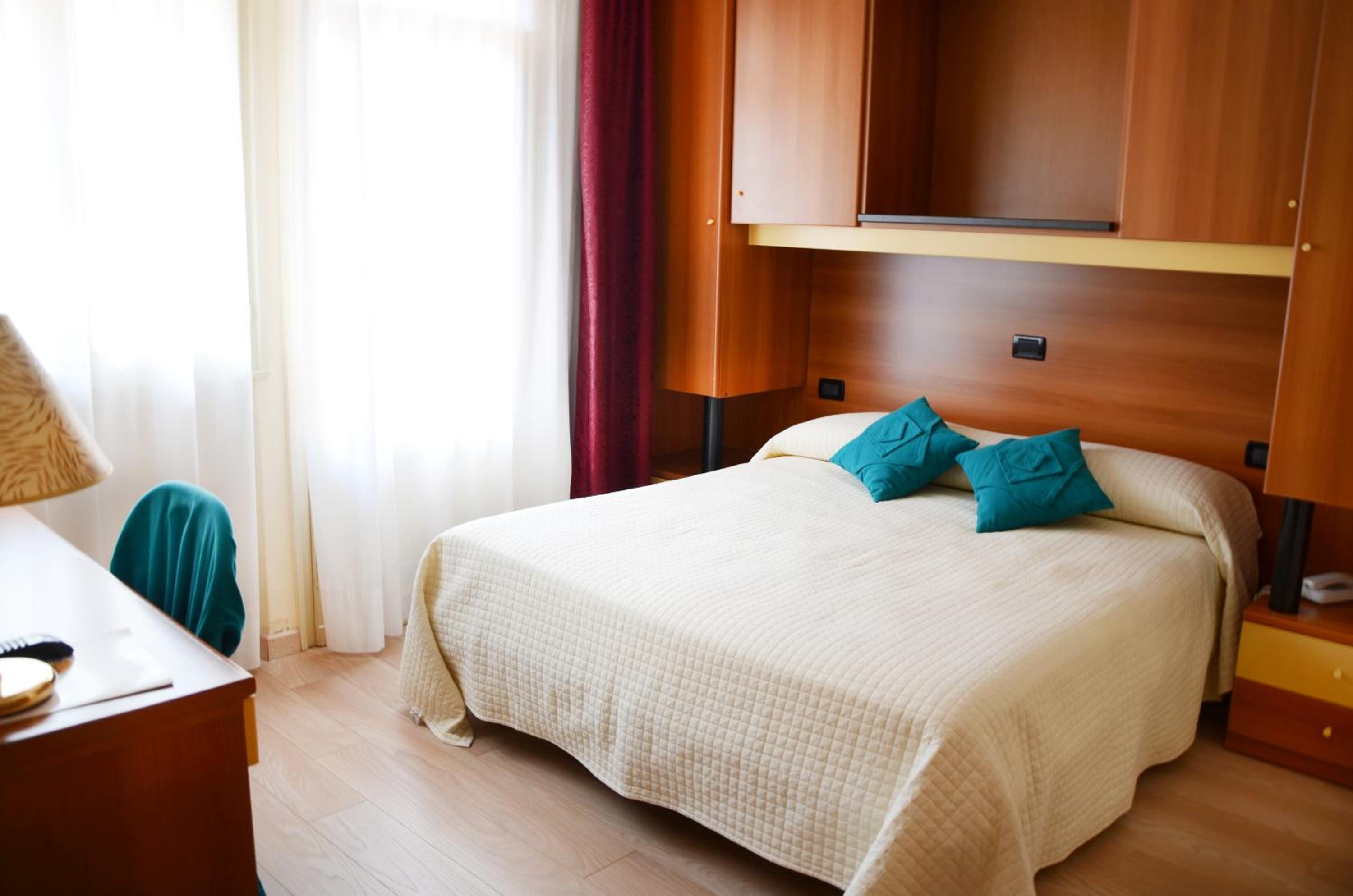 Quadruple Room - Photo 4