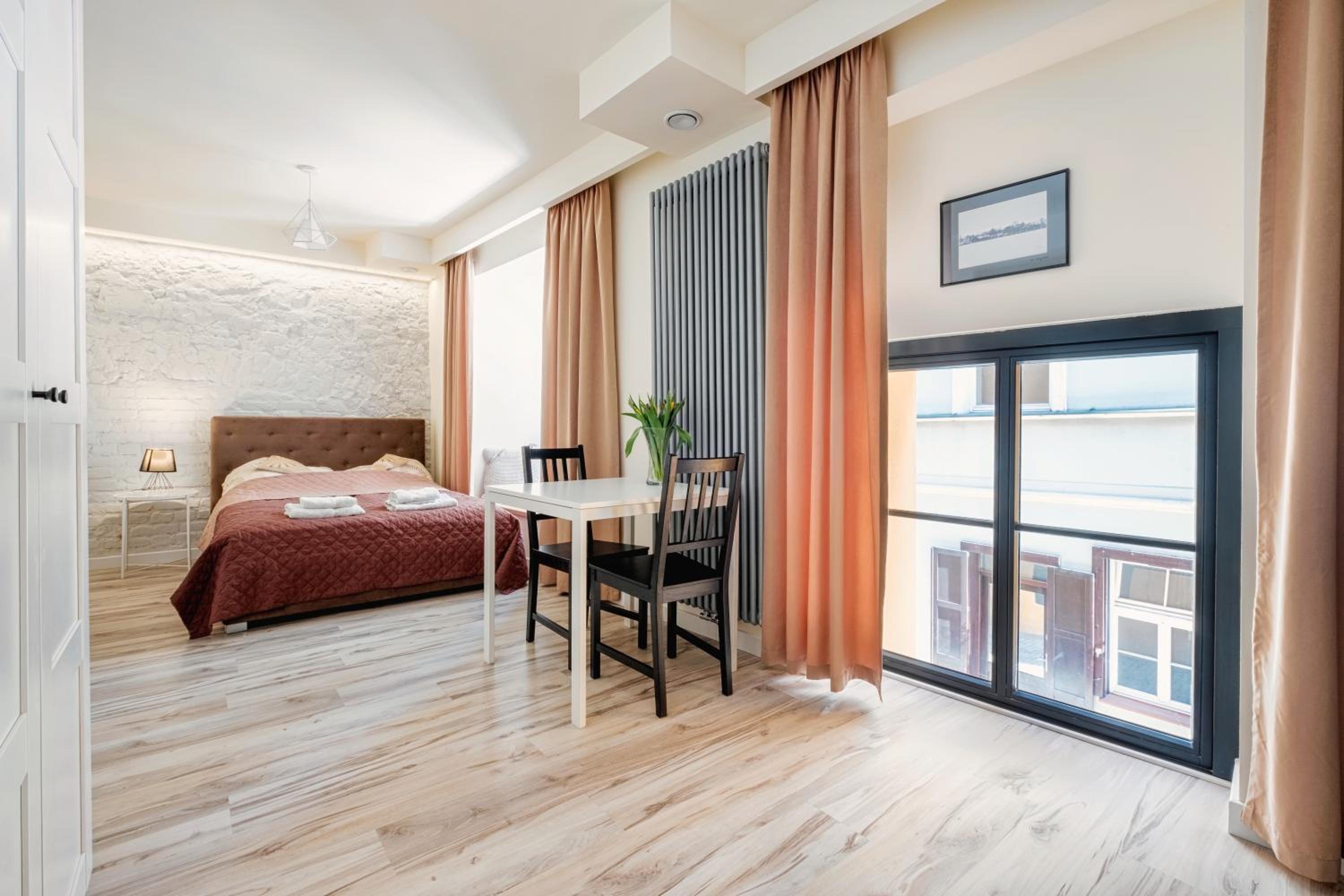 Double Room with Private Bathroom - Photo 1