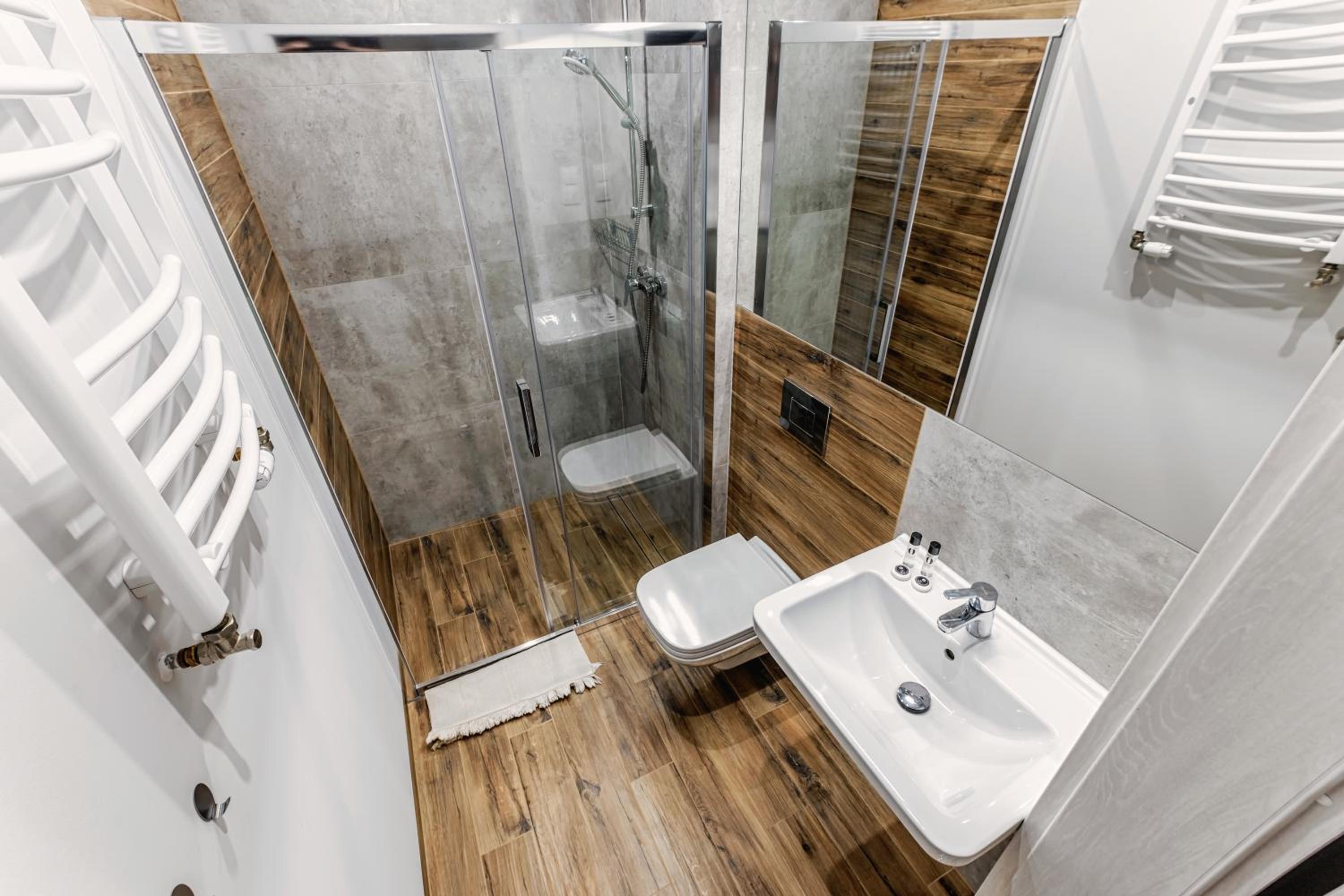 Double Room with Private Bathroom - Photo 4