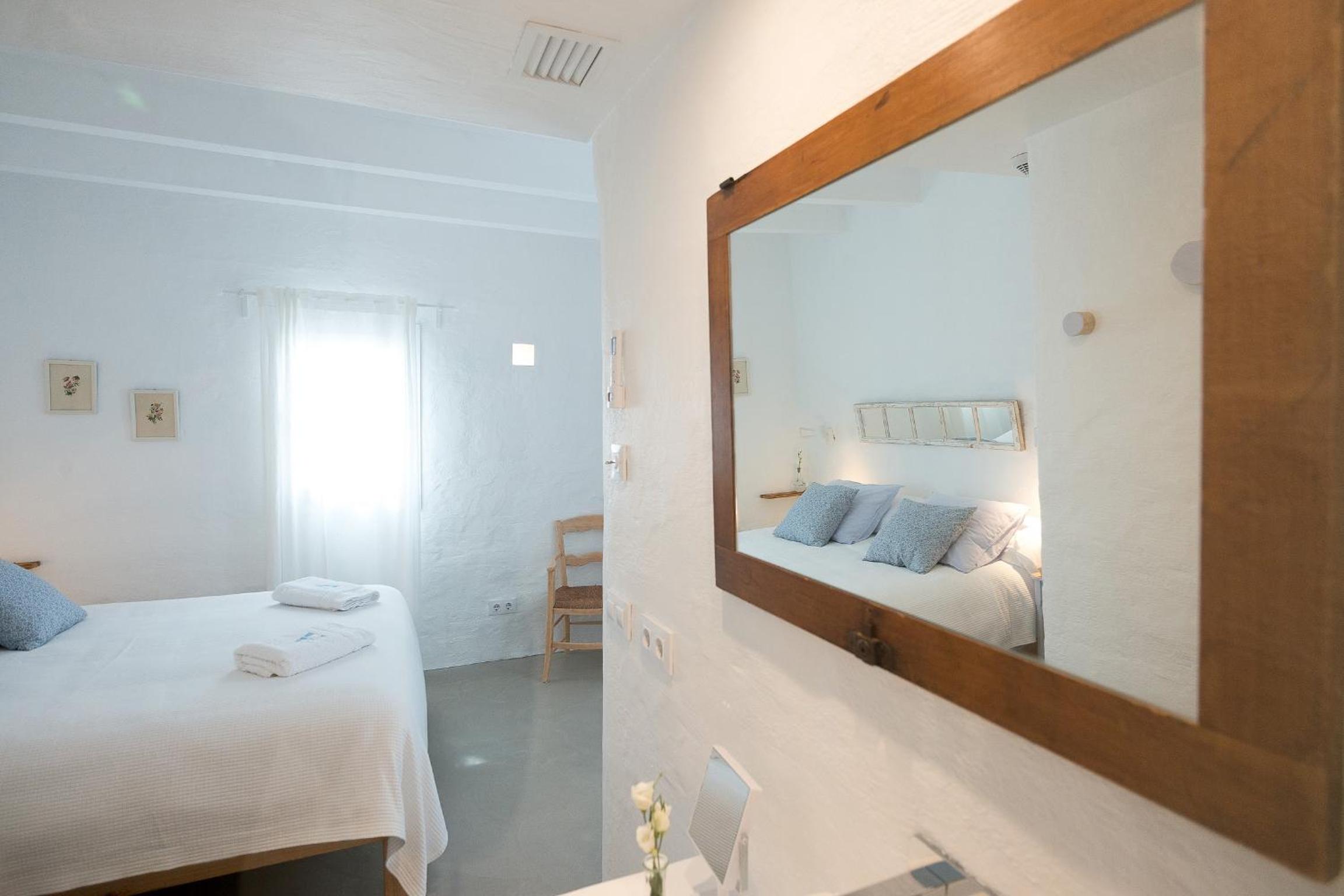 Double Room - Photo 13