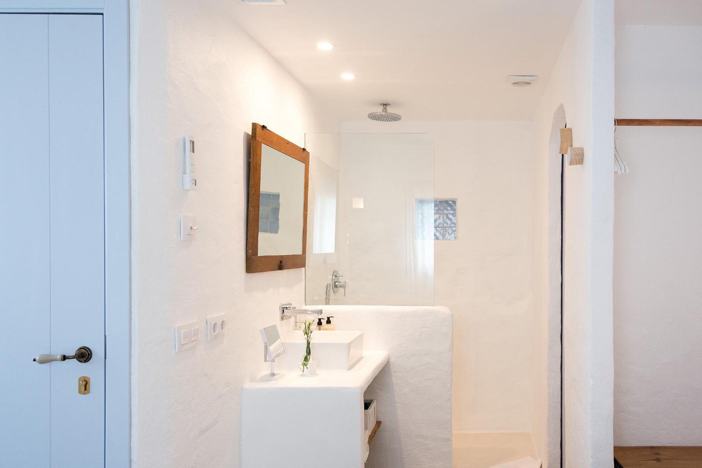 Double Room - Photo 9
