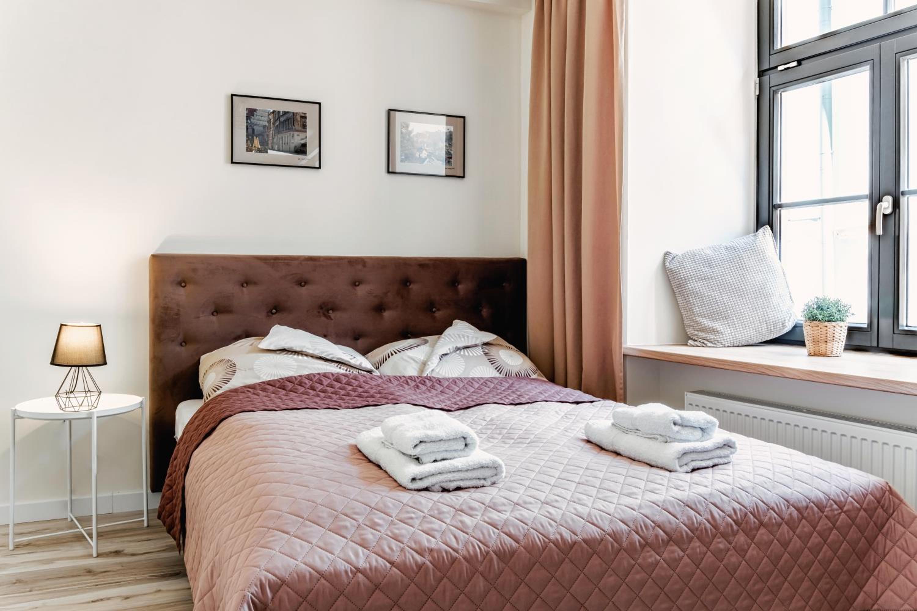 Double or Twin Room with Bathroom - Photo 8