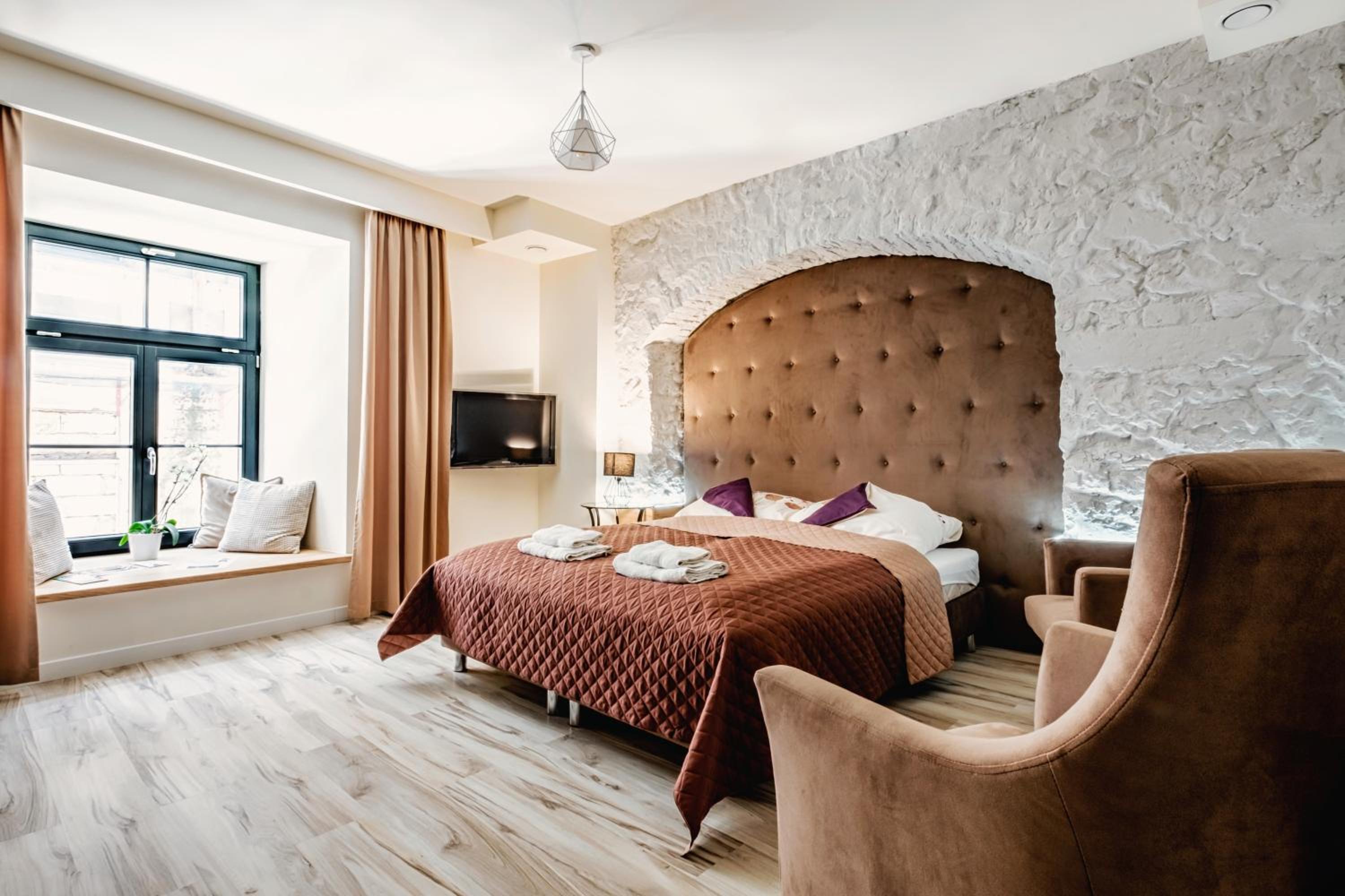Double or Twin Room with Bathroom - Photo 1