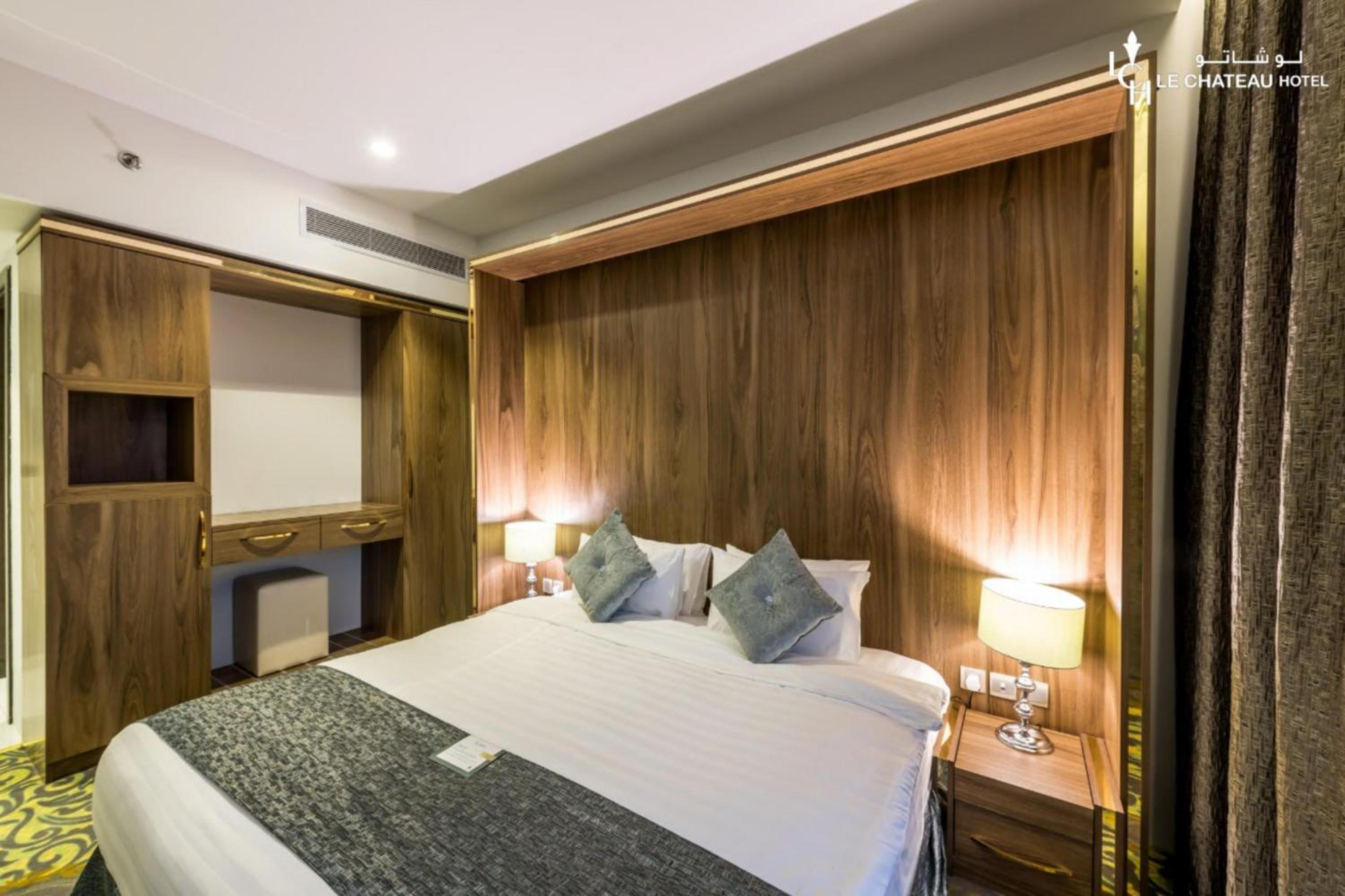 Executive Suite - Photo 1